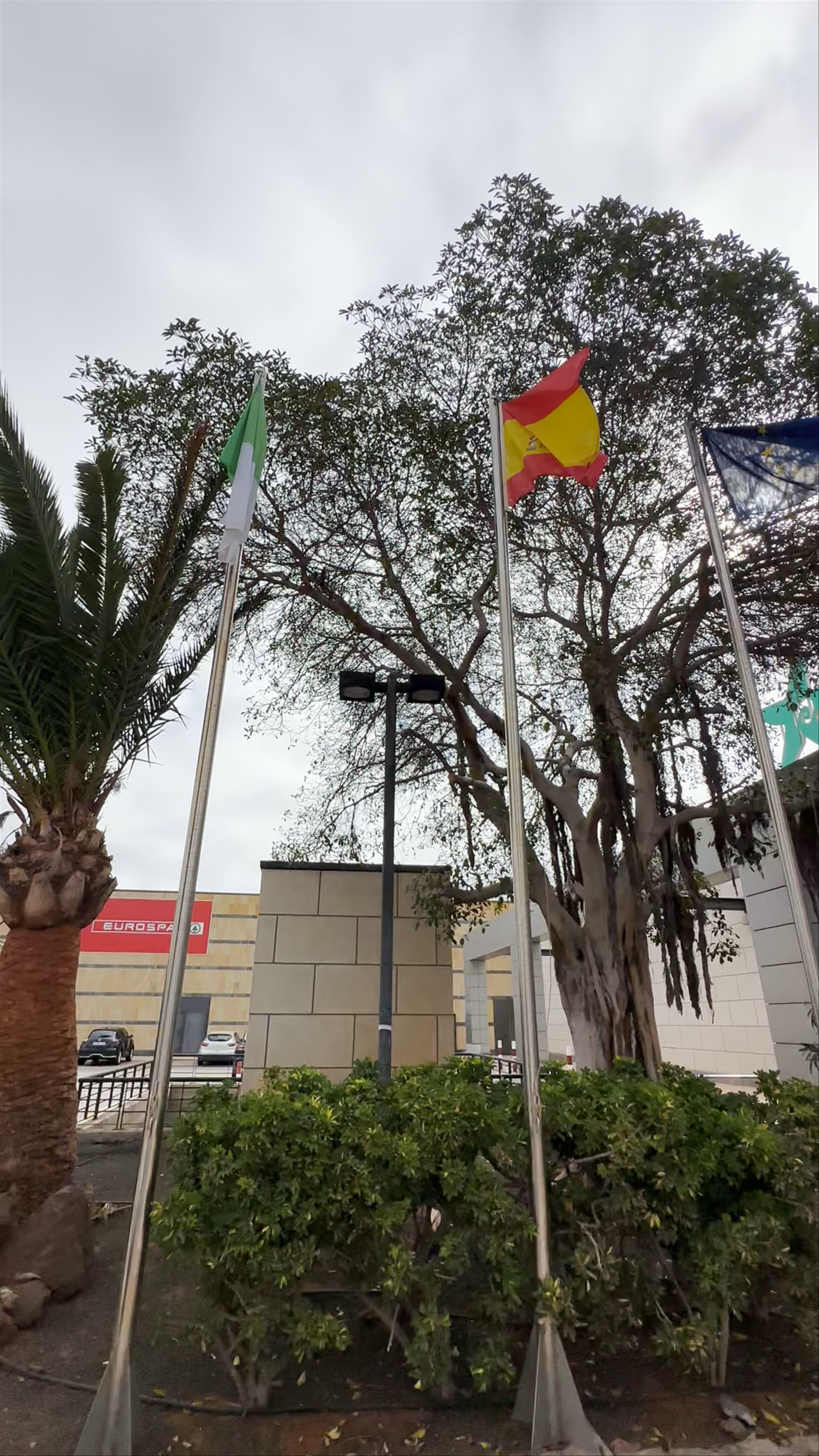 Centro Comercial Atlántico: Shopping and Leisure Hub in Antigua, Canary Islands