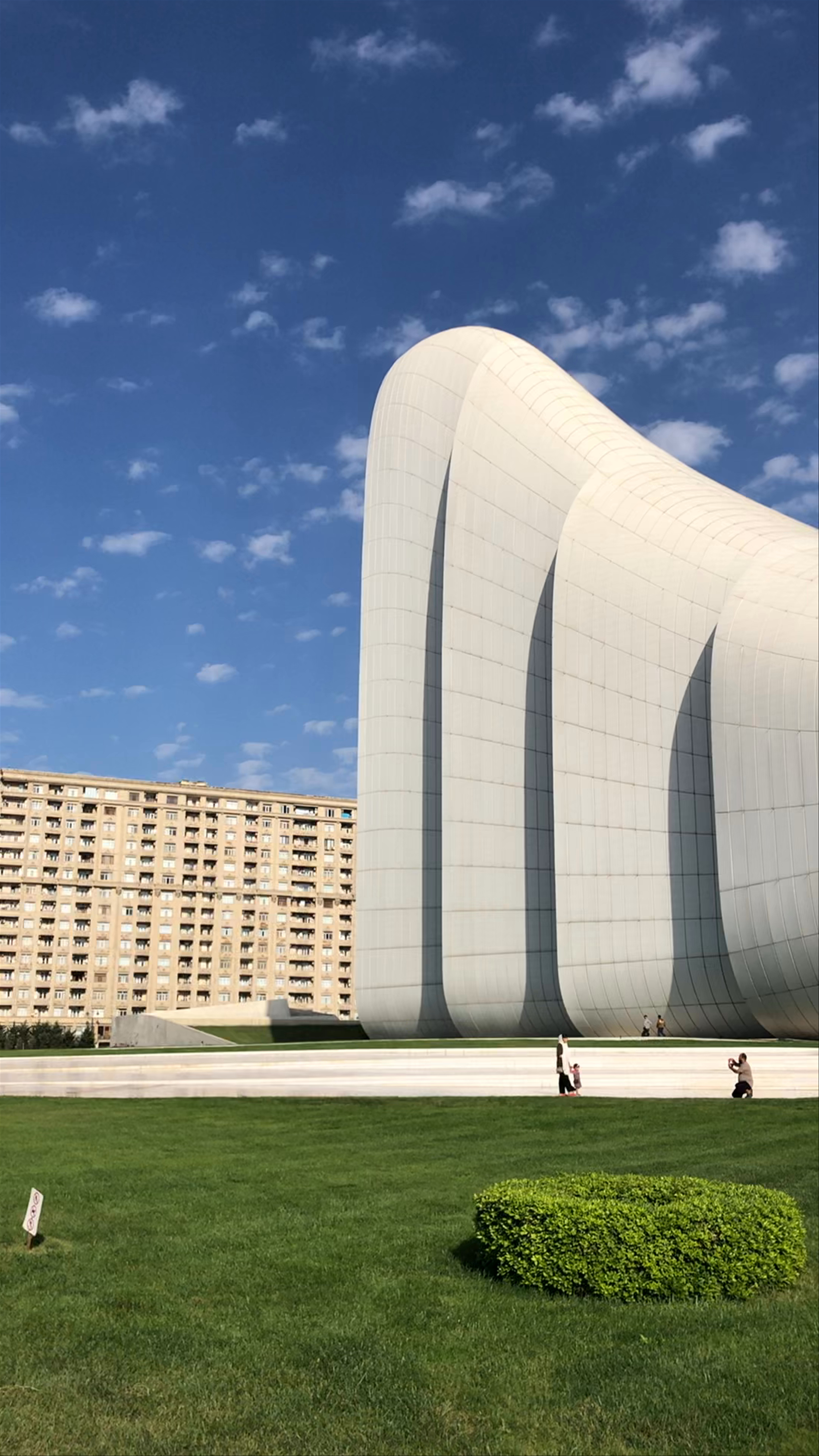 Exploring the Futuristic Heydar Aliyev Center in Baku