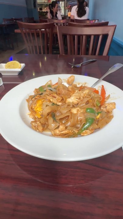 Emmanuel Thai Restaurant - Drunken Noodle Thai #amazing - Thai Near Me - Albany, New York