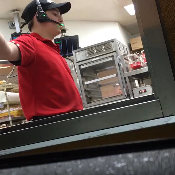 KFC - Twelve pieces, wanted all dark, couldn't do it. Got 4 breasts, 4 legs, and 3 wings. Could I just have what I wanted in the first place? - Fast Food Near Me - Hillsboro, Oregon