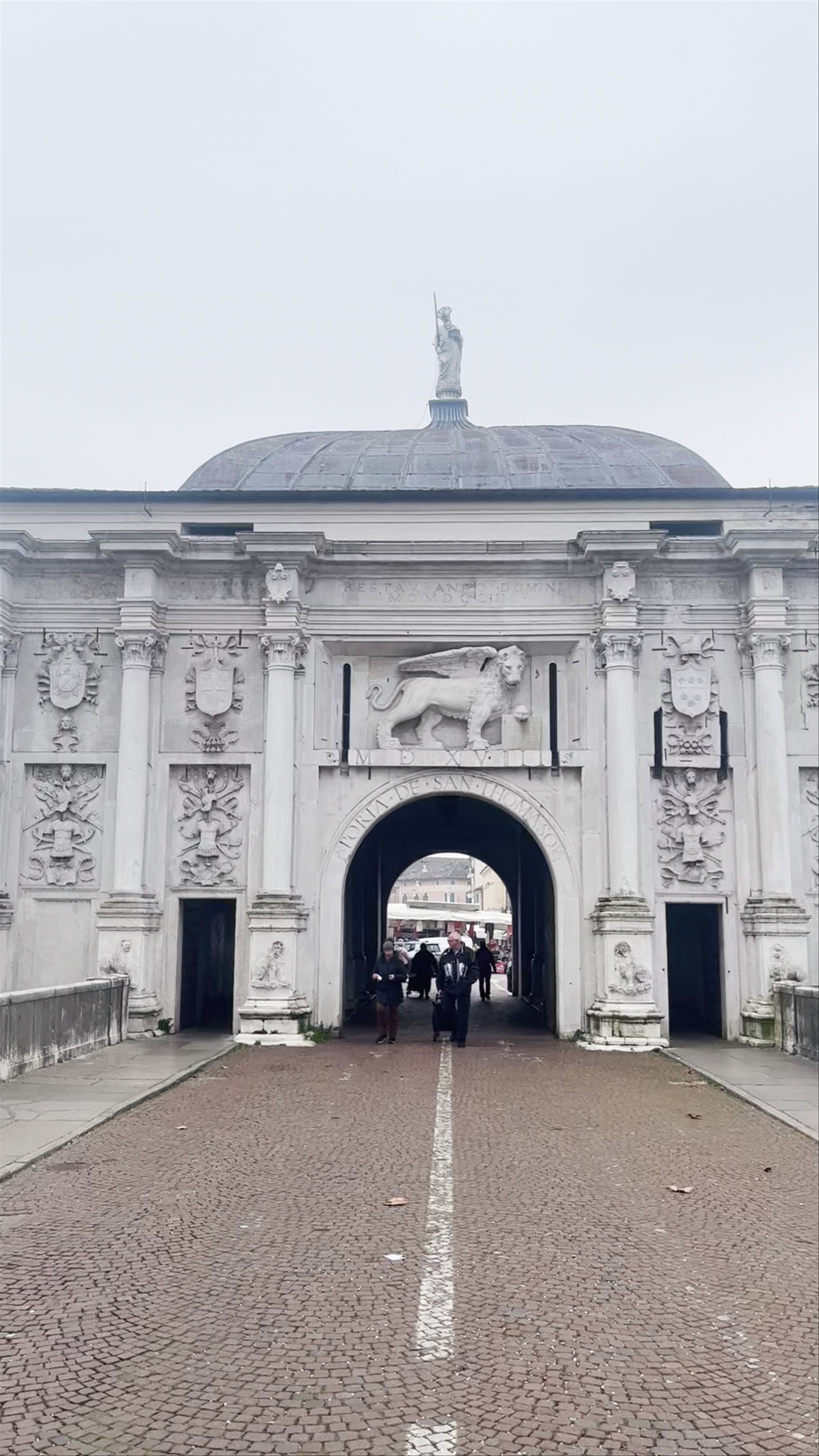 Puerta de San Tomás