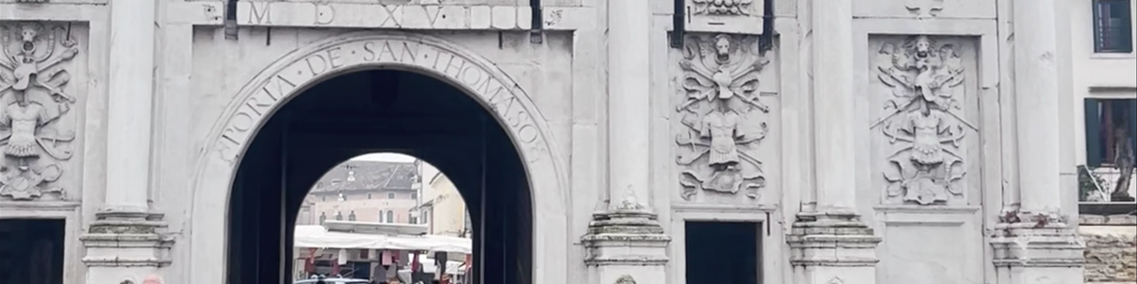 Puerta de San Tomás