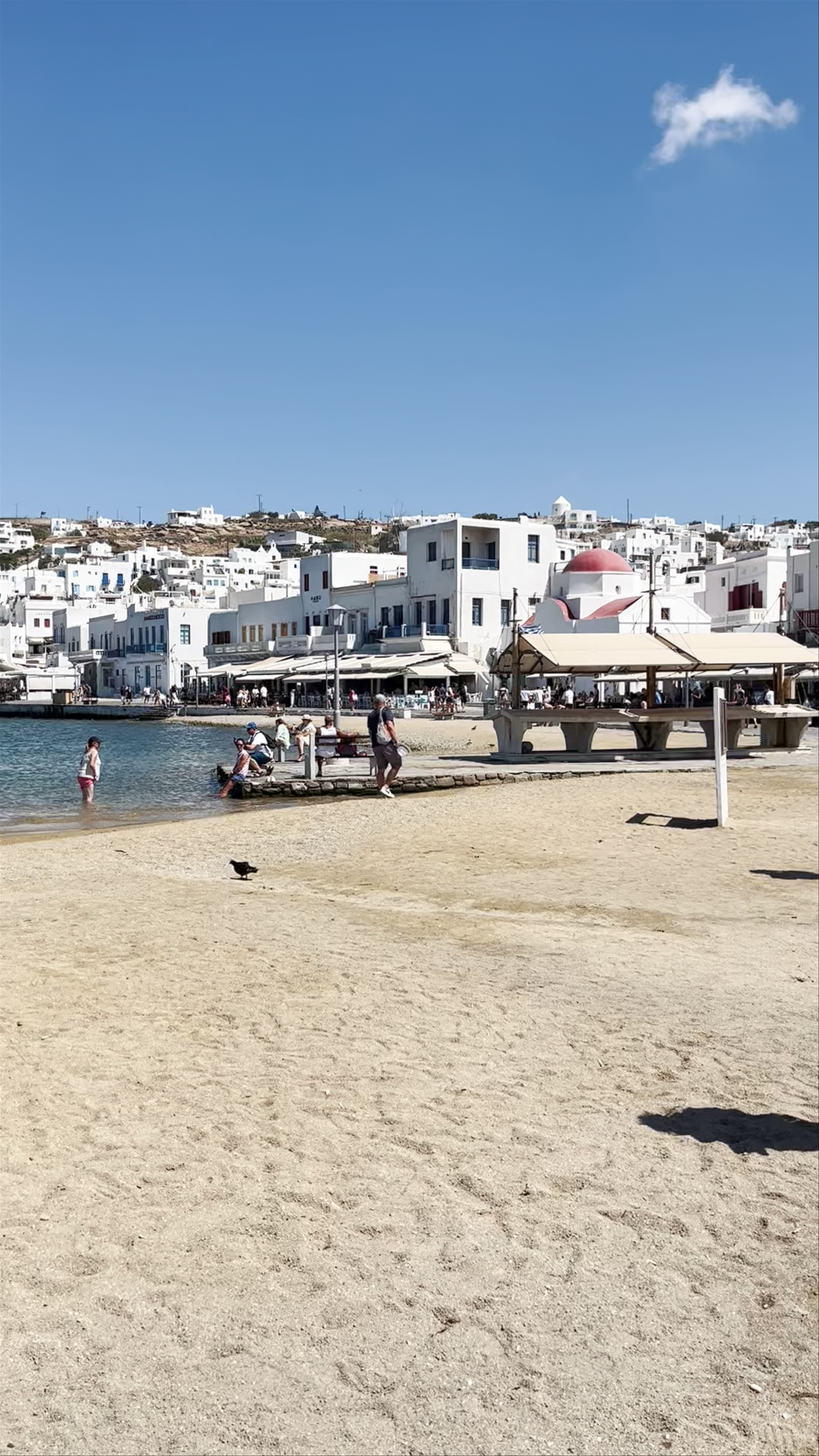Gialos Beach: Charming Seaside Moments in Mykonos
