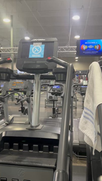Fitness 19 - Broke machines - Gyms Near Me - Temecula, California