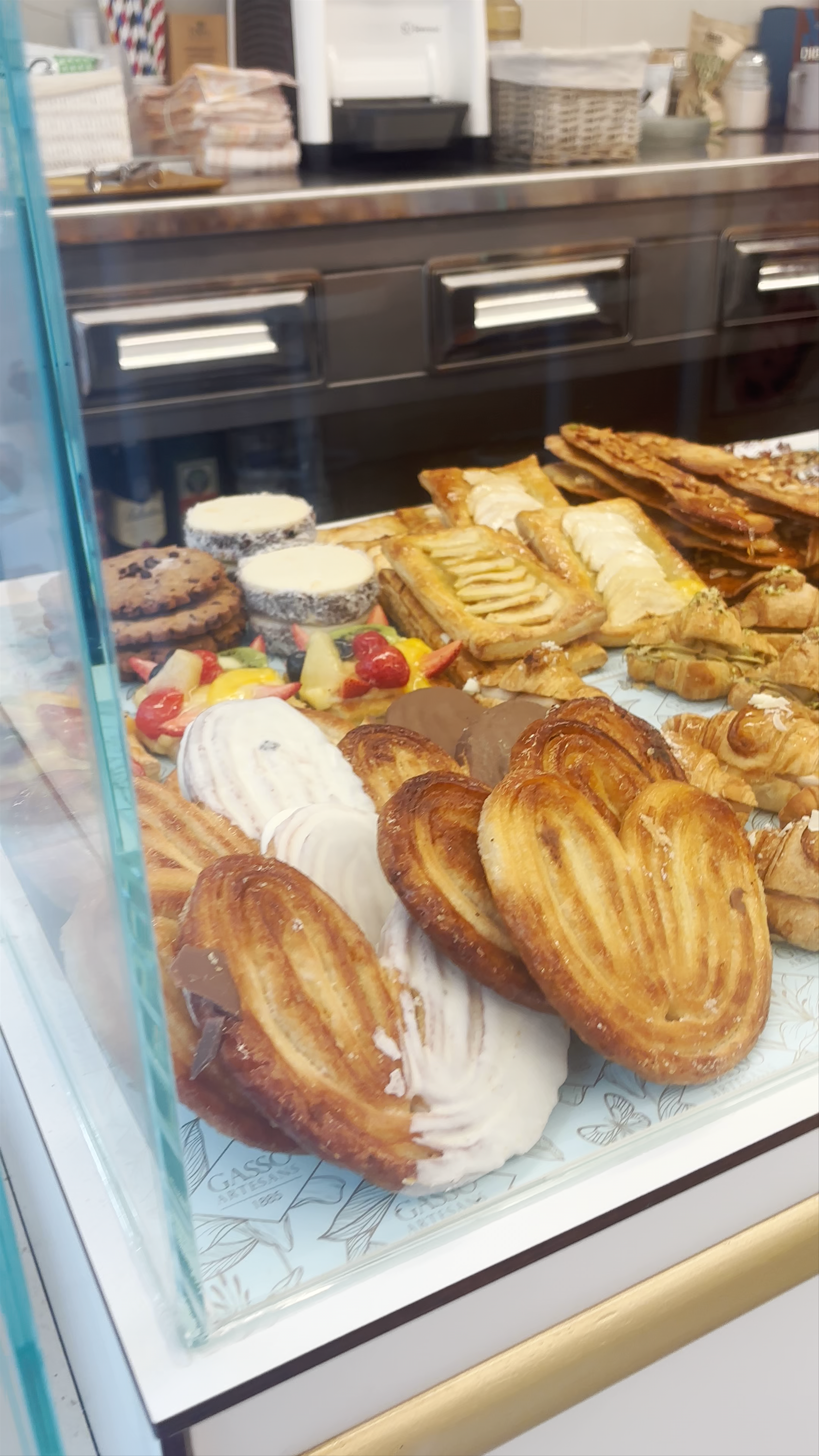 GASSÓ ARTESANS: Discover Classic Catalan Pastries in Granollers