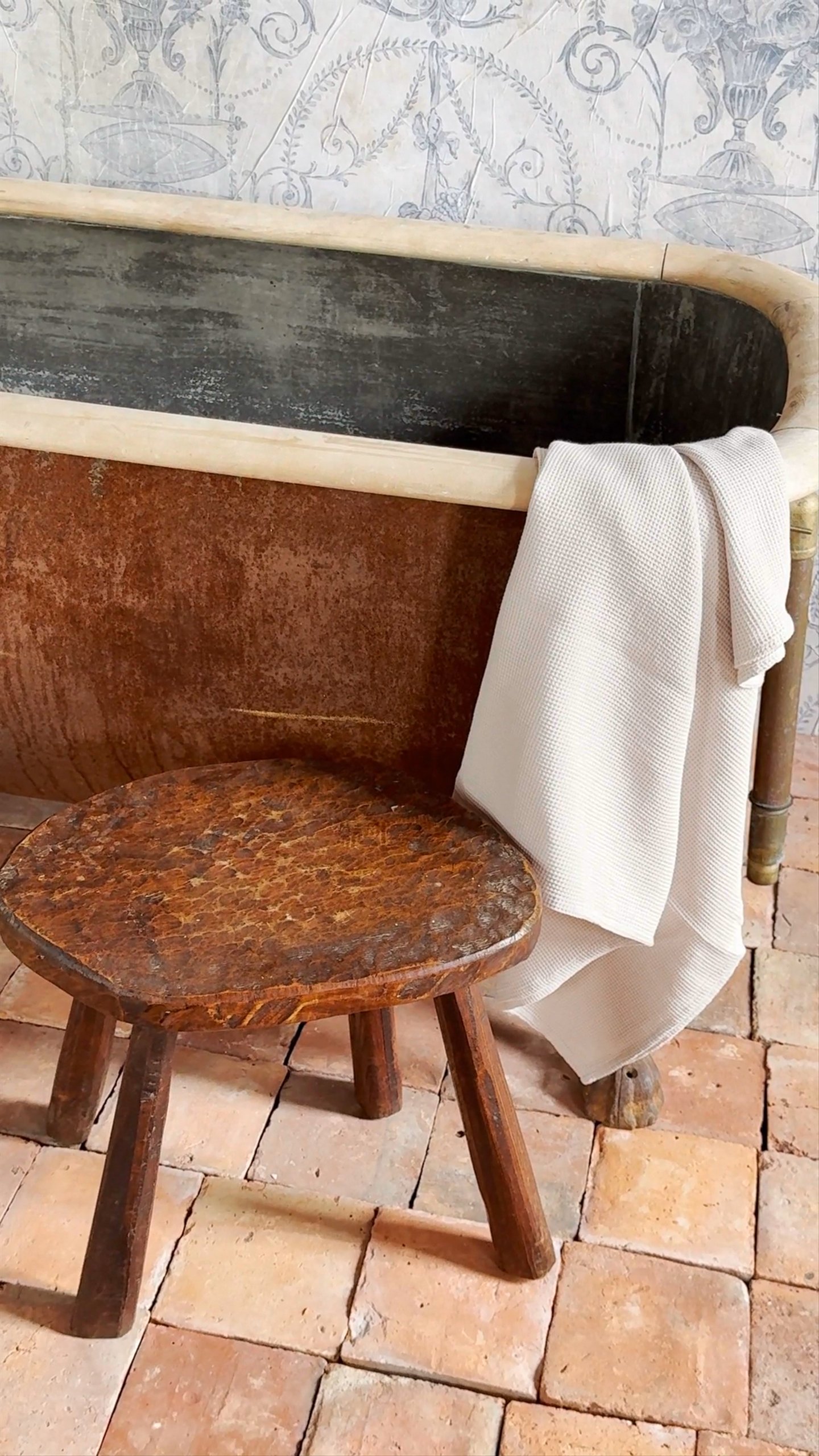 Le Brutalist Wood Stool