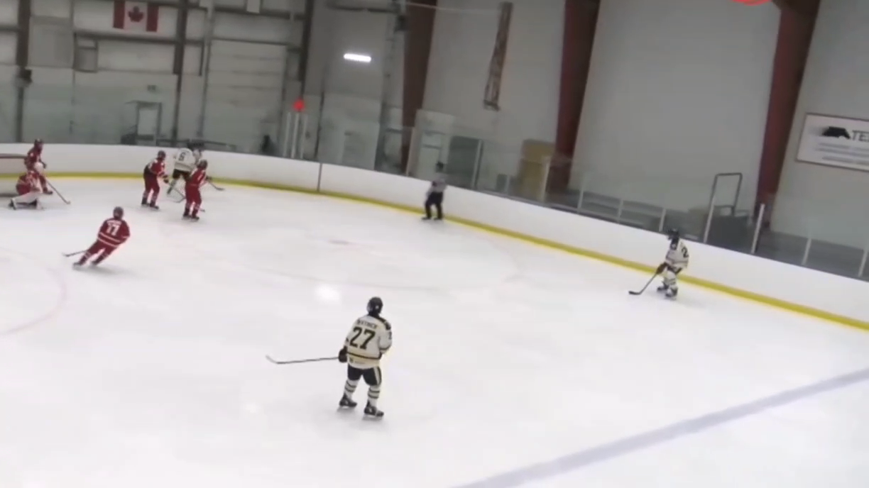 Shot from the blue line gets tipped in against Notre Dame Hounds U15 Prep