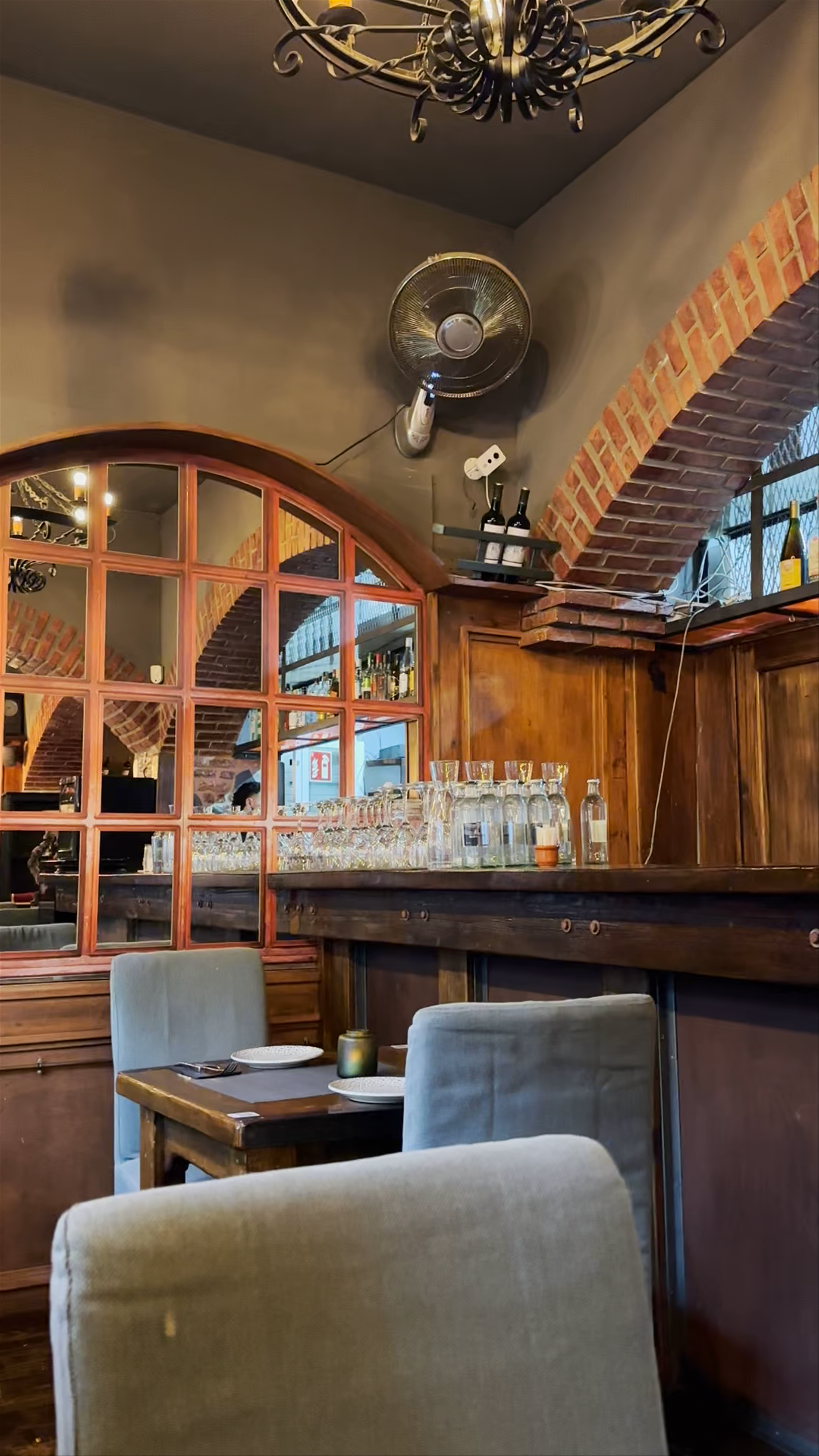 ADDIO MARE: Cozy Dining and Authentic Local Flavors in Carrizal, Spain