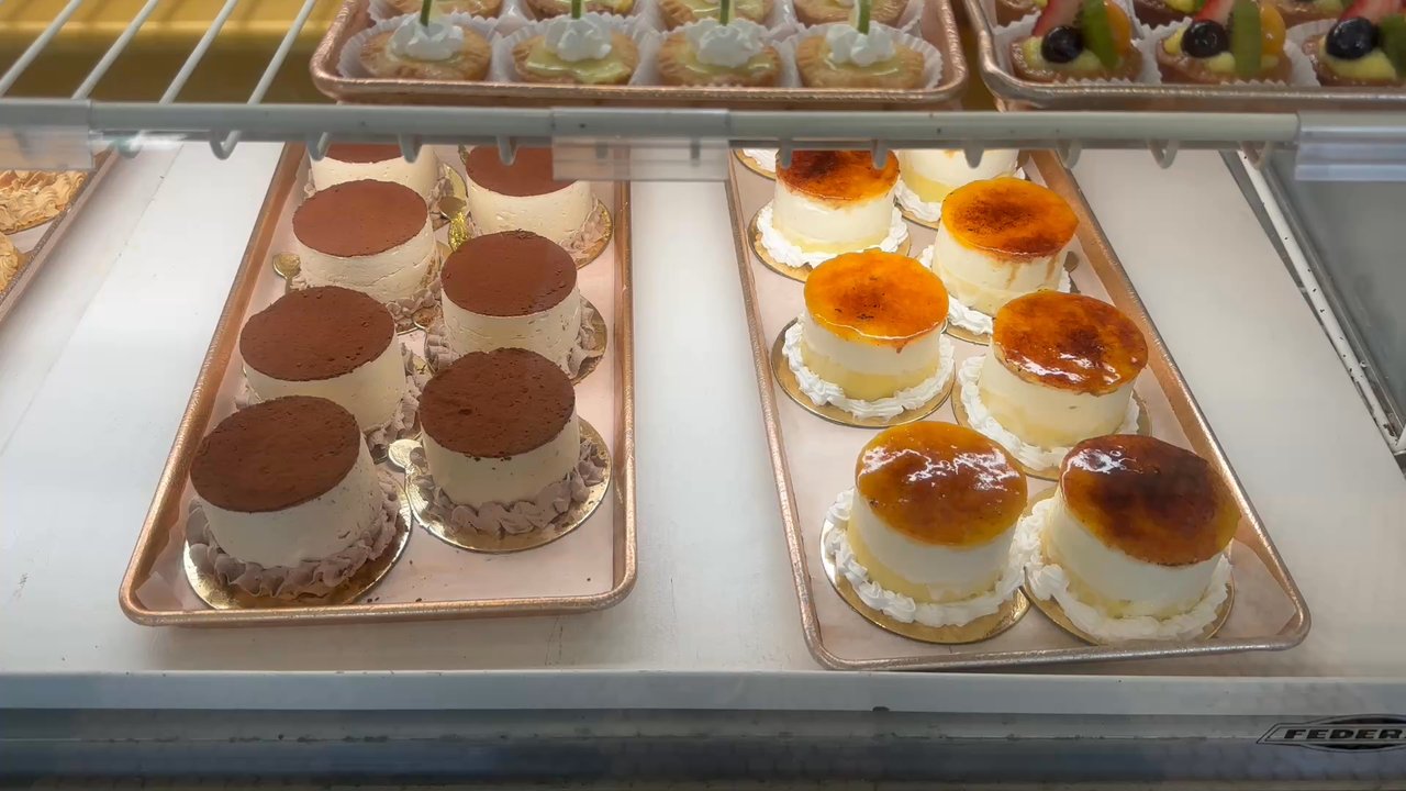 Versailles Bakery - Bakeries Near Me - Miami, Florida