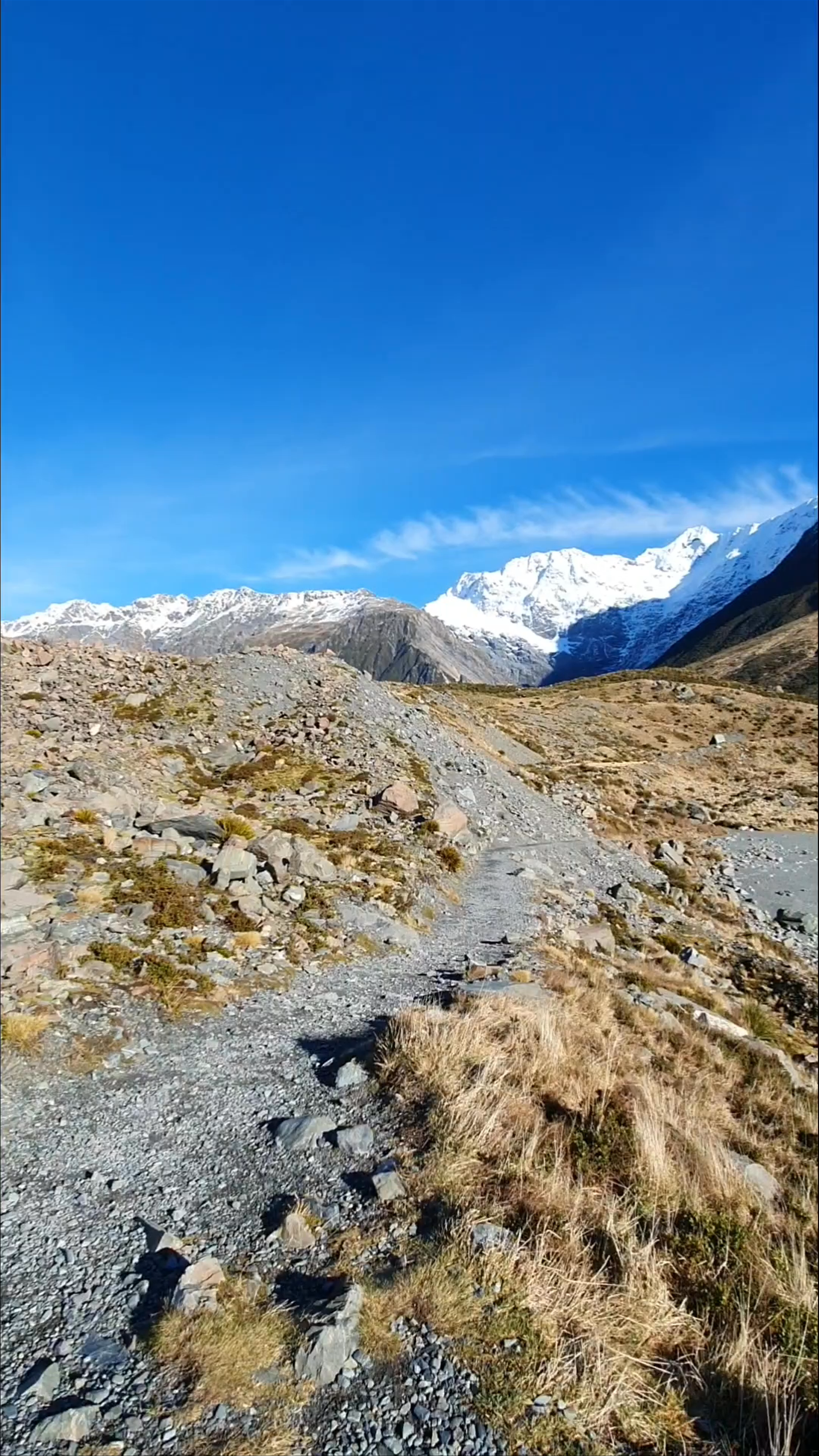Hooker Valley Track: Majestic Alpine Trek in Mt Cook National Park, New Zealand