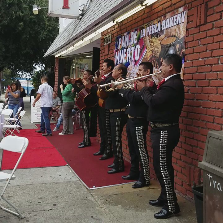 La Perla Bakery - Desayunos Mariachi! - Bakeries Near Me - Los Angeles, California