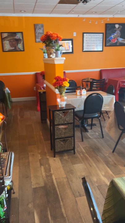 Shashas Creole Kitchen - Dining room - Haitian Near Me - Sicklerville, New Jersey