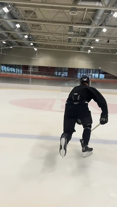 Lukas Felsinger: Mastering Skating Techniques in Slow Motion