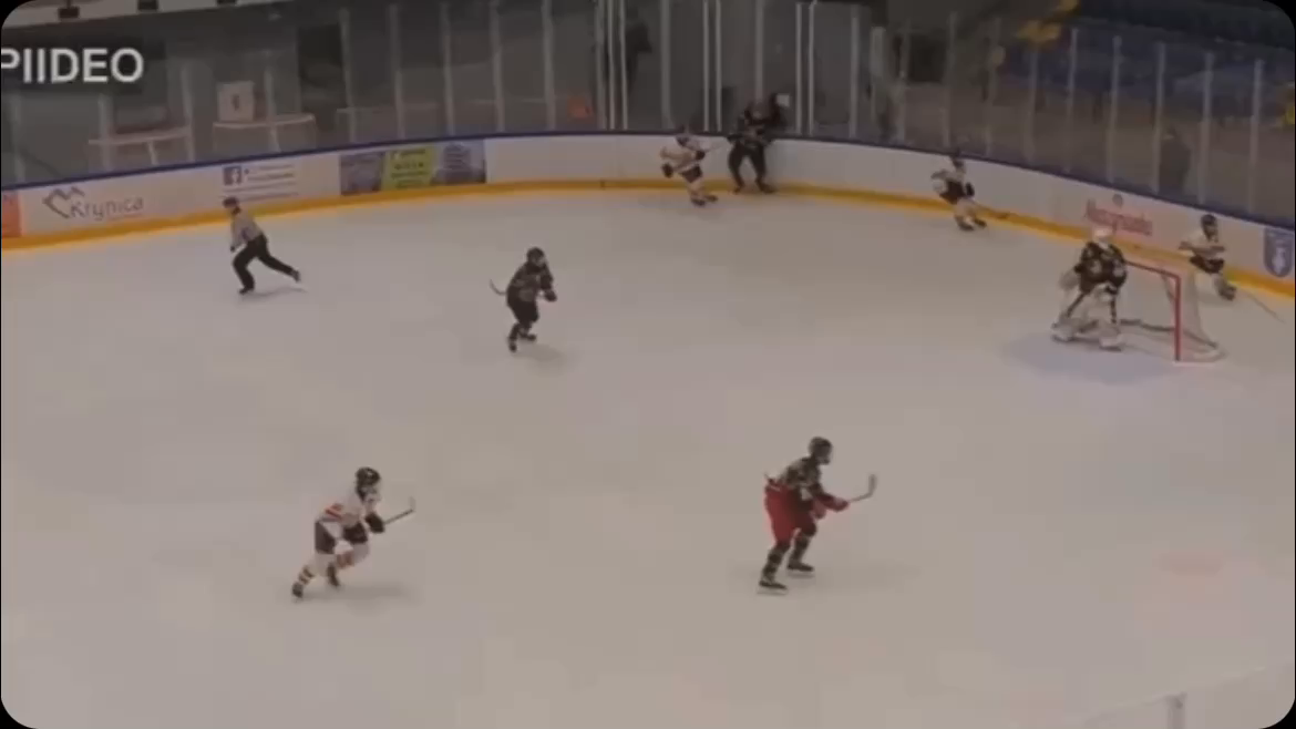 Lukasz Ferek's Dazzling Highlights: Assists & Stickhandling Skills