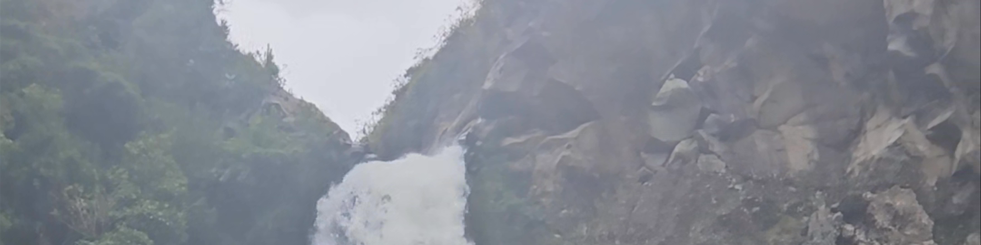 Las Cascadas de Chamana y Ulbilla, Avenida Chamana