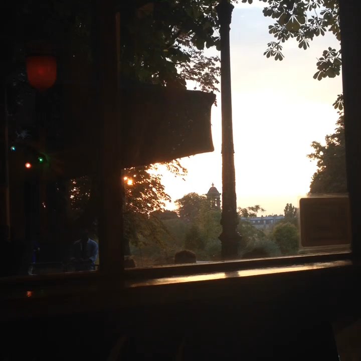 Rosa Bonheur - Musique, coucher de soleil, petit prix, bonne ambiance : pas de doute, on est bien ! - Bars Near Me - Paris, 75
