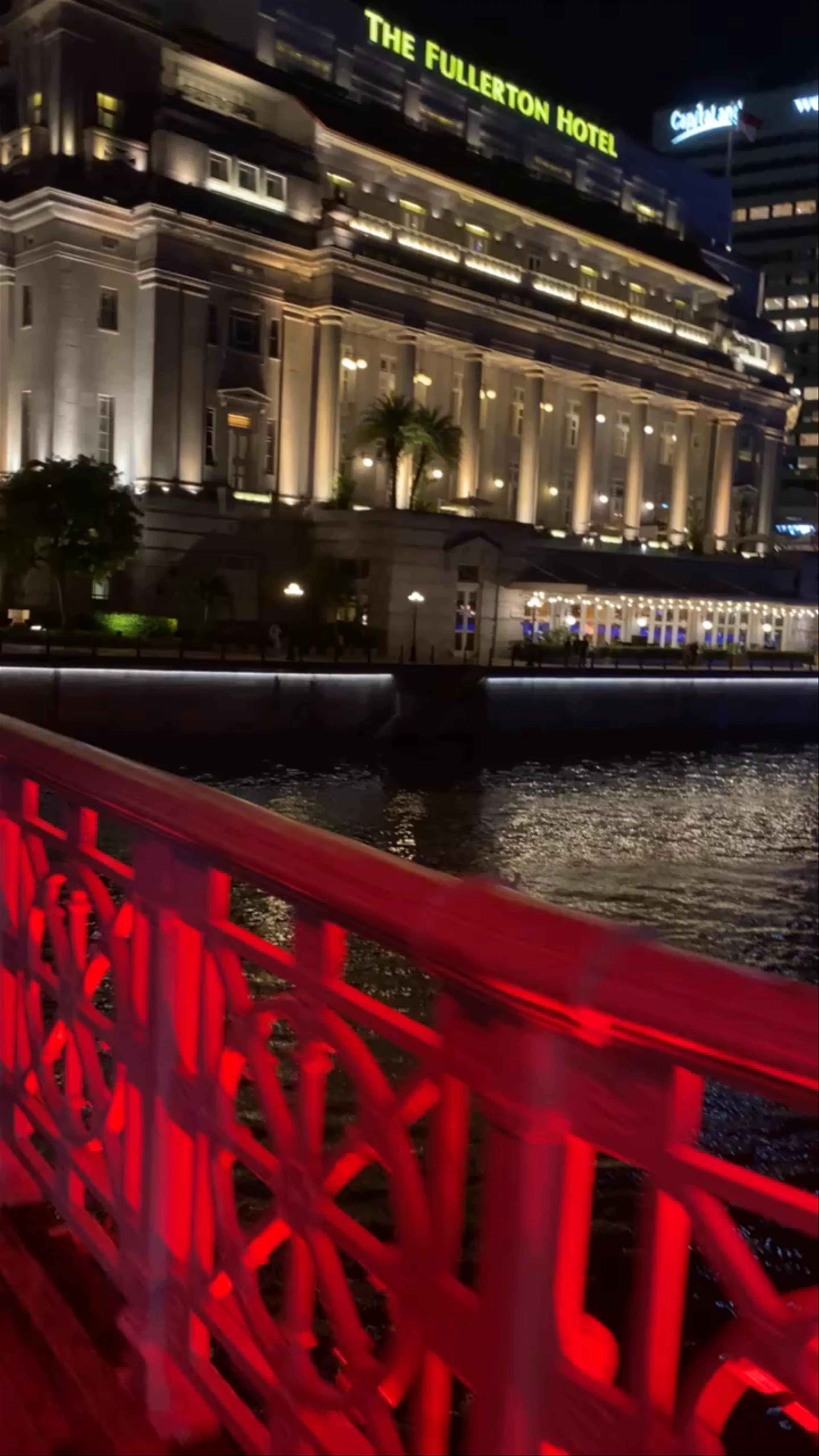 Fullerton Square, The Fullerton Hotel