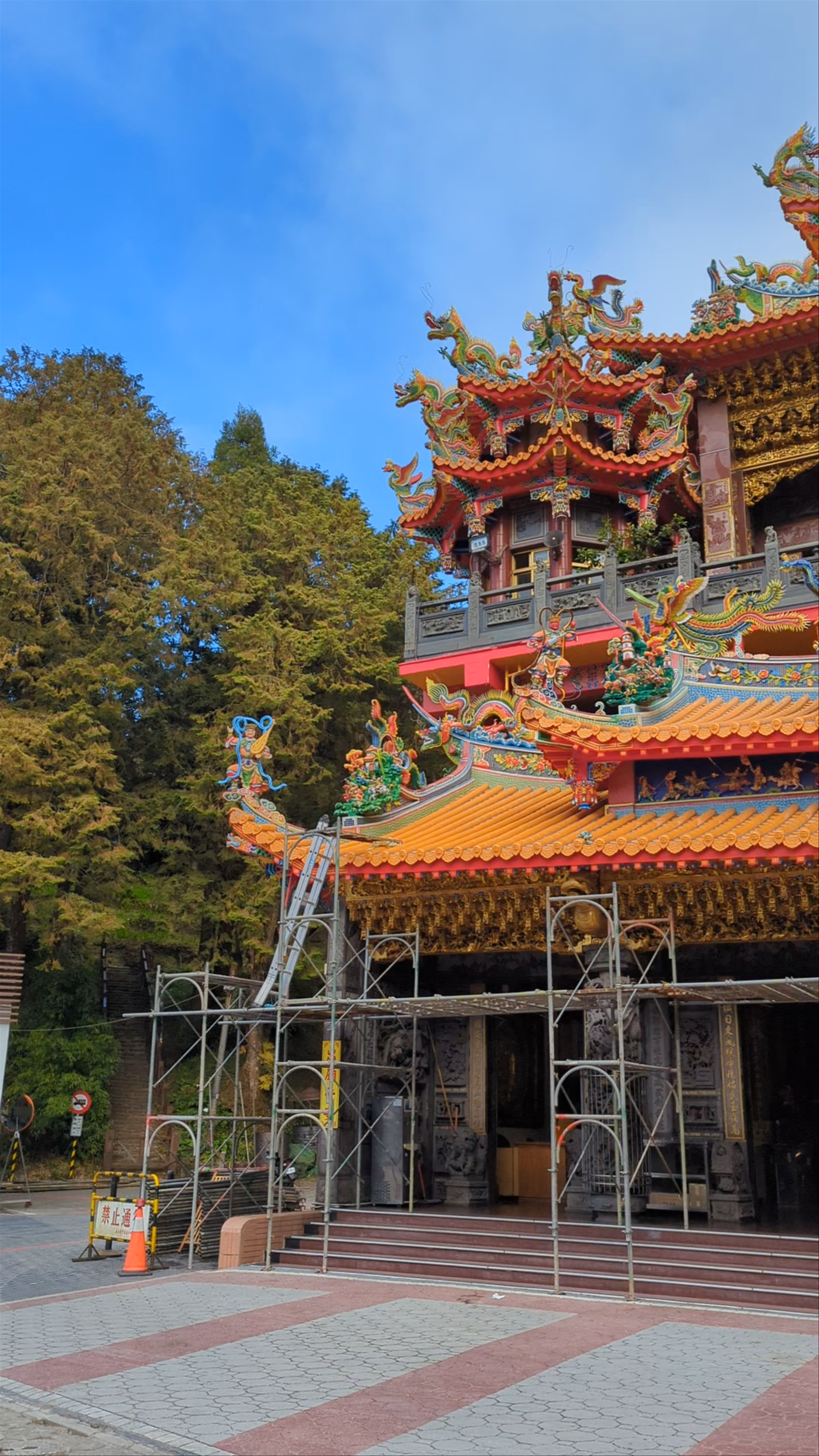 Alishan Shouzhen Temple: Vibrant Spiritual Heritage in Taiwan's Mountain Heart