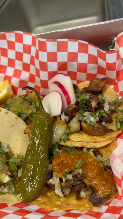 Mi Lindo Apatzingan - Tacos ! - Food Trucks Near Me - San Jose, California