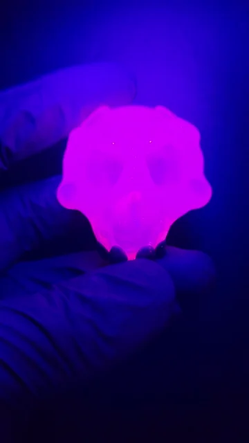 Preview pic of UV glopal skull