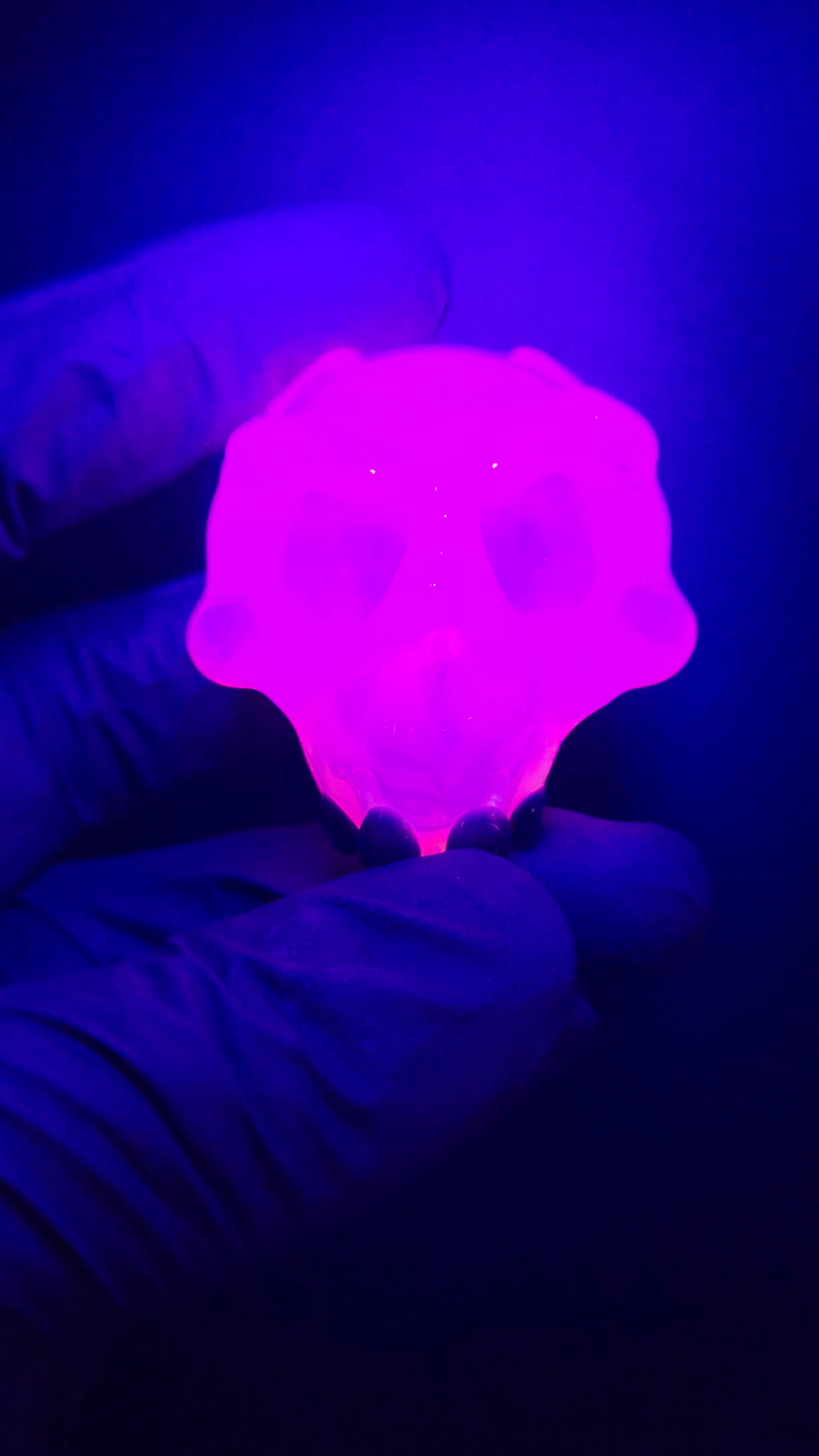 Preview pic of UV glopal skull