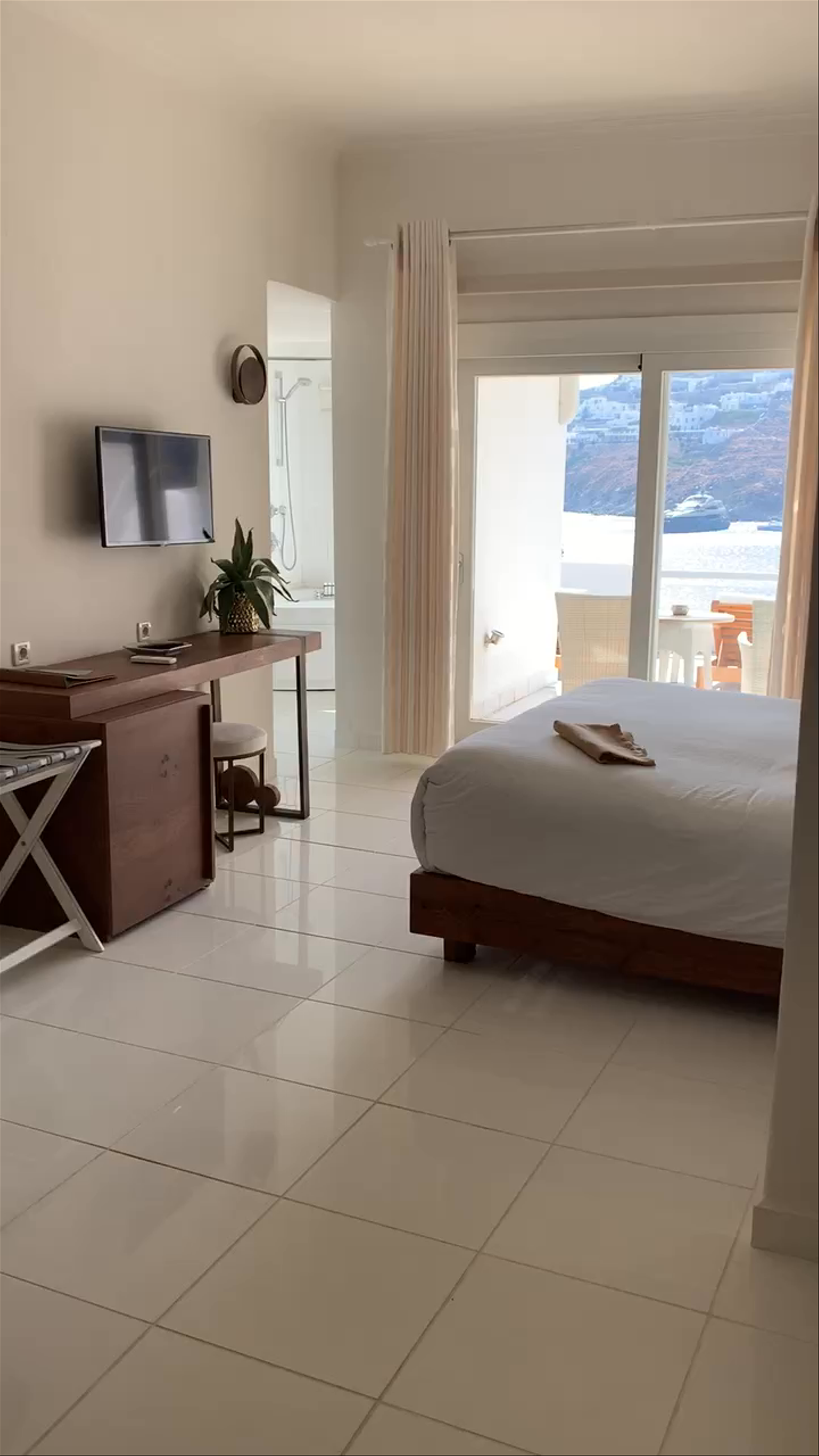 Serene Coastal Stay at Nissaki Beach Hotel, Agios Georgios, Greece