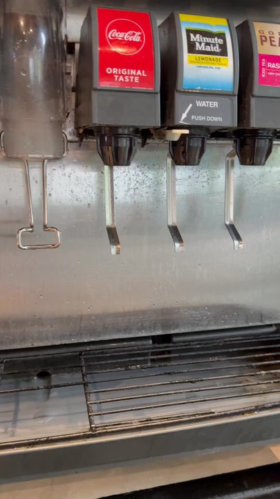 Good Stuff Eatery - Mold growing on the soda fountain. - Burgers Near Me - Arlington, Virginia