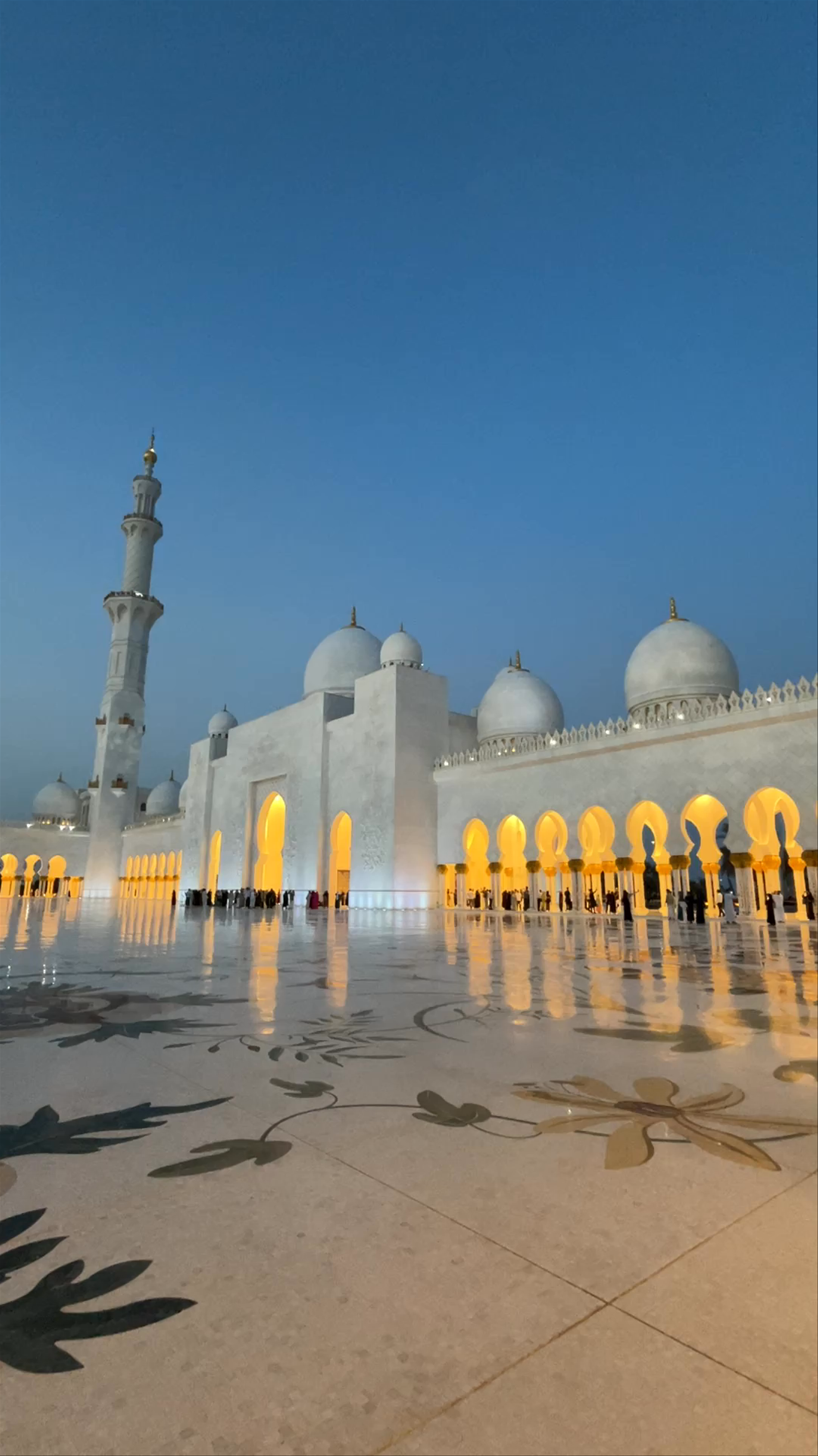 Sheikh Zayed Grand Mosque: Twilight Majesty in Abu Dhabi