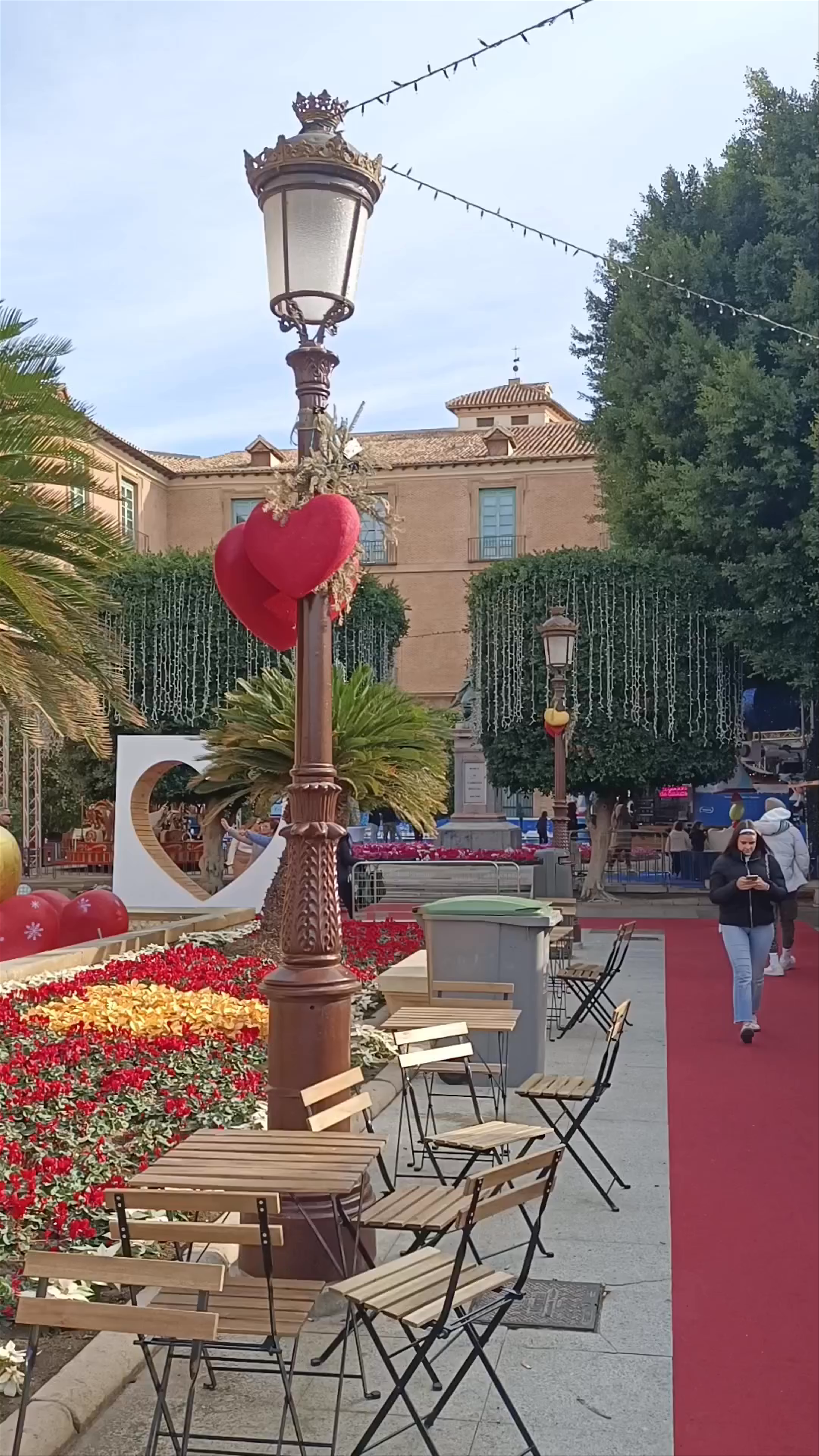 Mercadillo Navidad Glorieta: Festive Christmas Market in Murcia, Spain