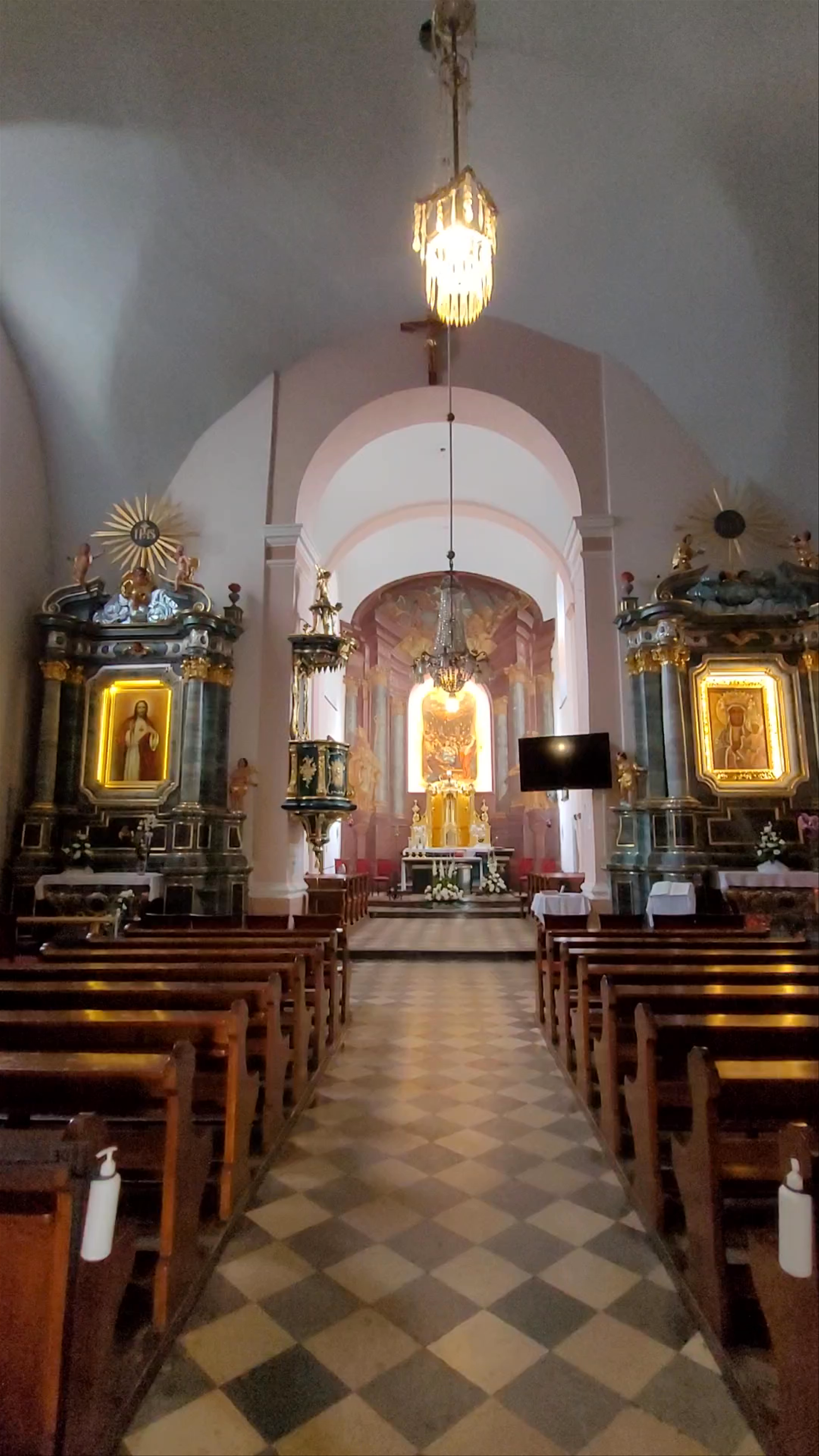 Kościół Świętego Ducha in Sandomierz — A Spiritual and Historic Sanctuary