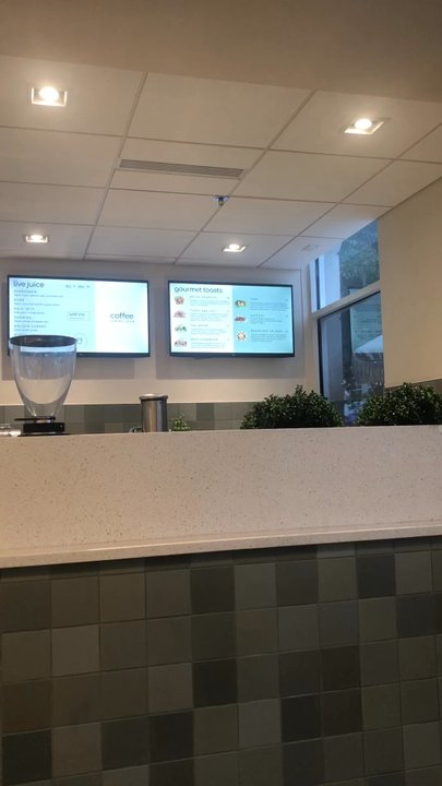Evergreen Juice Bar - Inside evergreen-nice seating area - Breakfast & Brunch Near Me - Orlando, Florida