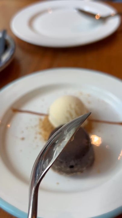 Quinto - Volcan de chocolate - Steakhouses Near Me - Miami, Florida
