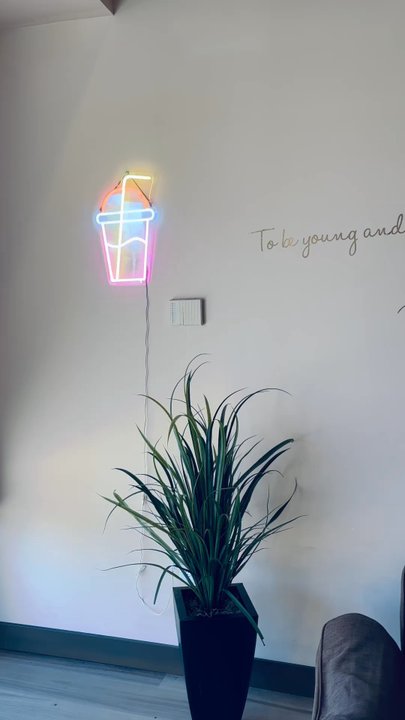 Magic Tea - Cute little photo area - Juice Bars & Smoothies Near Me - La Verne, California