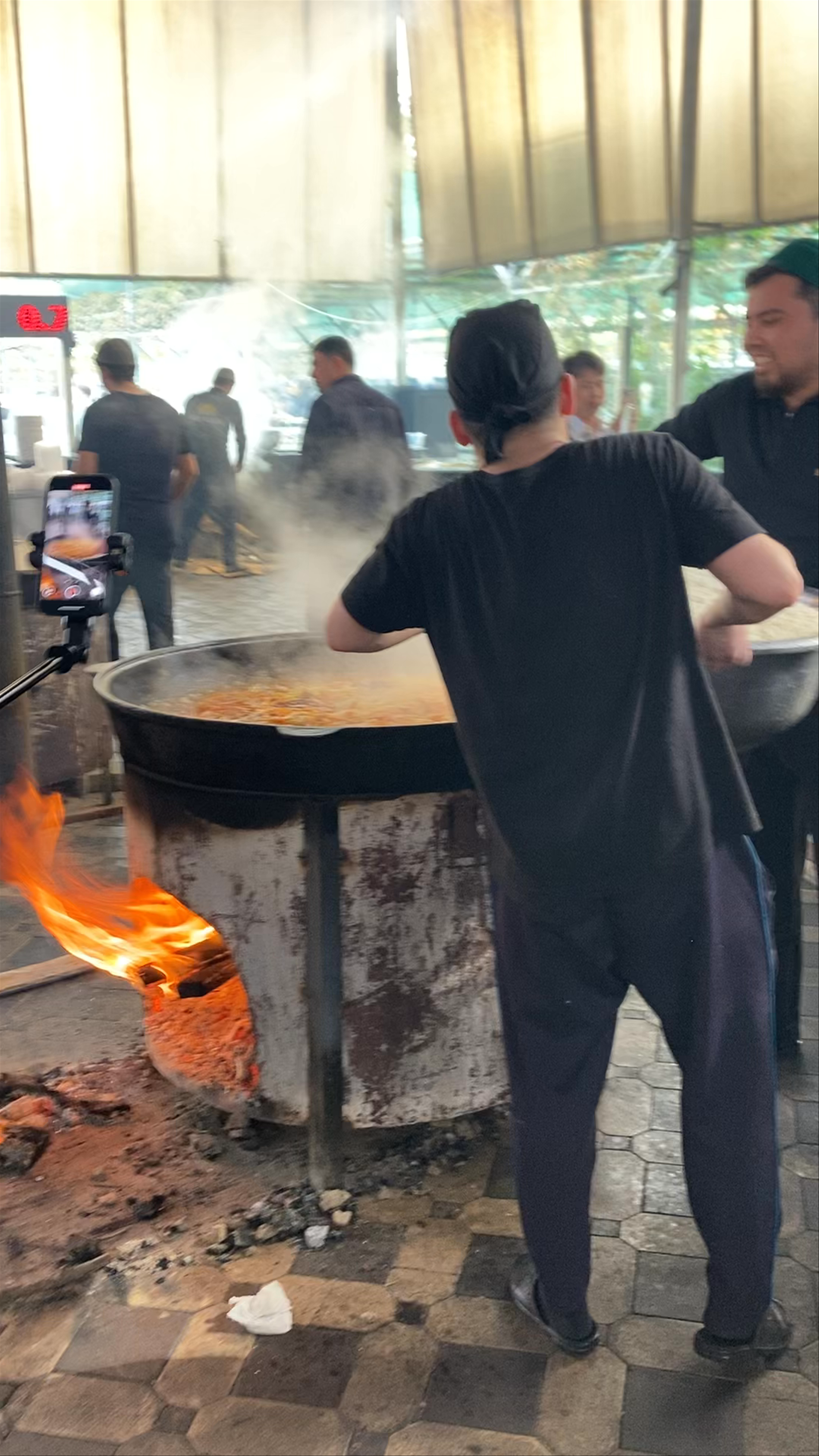 Besh Qozon Pilaf Center