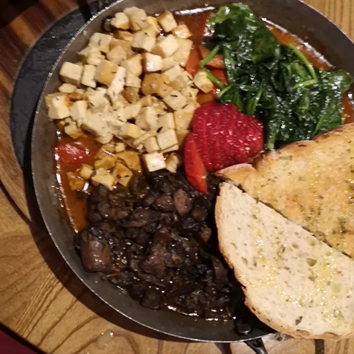 Zenith Brunch & Cocktails - Tofu shakshuka - Breakfast & Brunch Near Me - Lisbon, 11