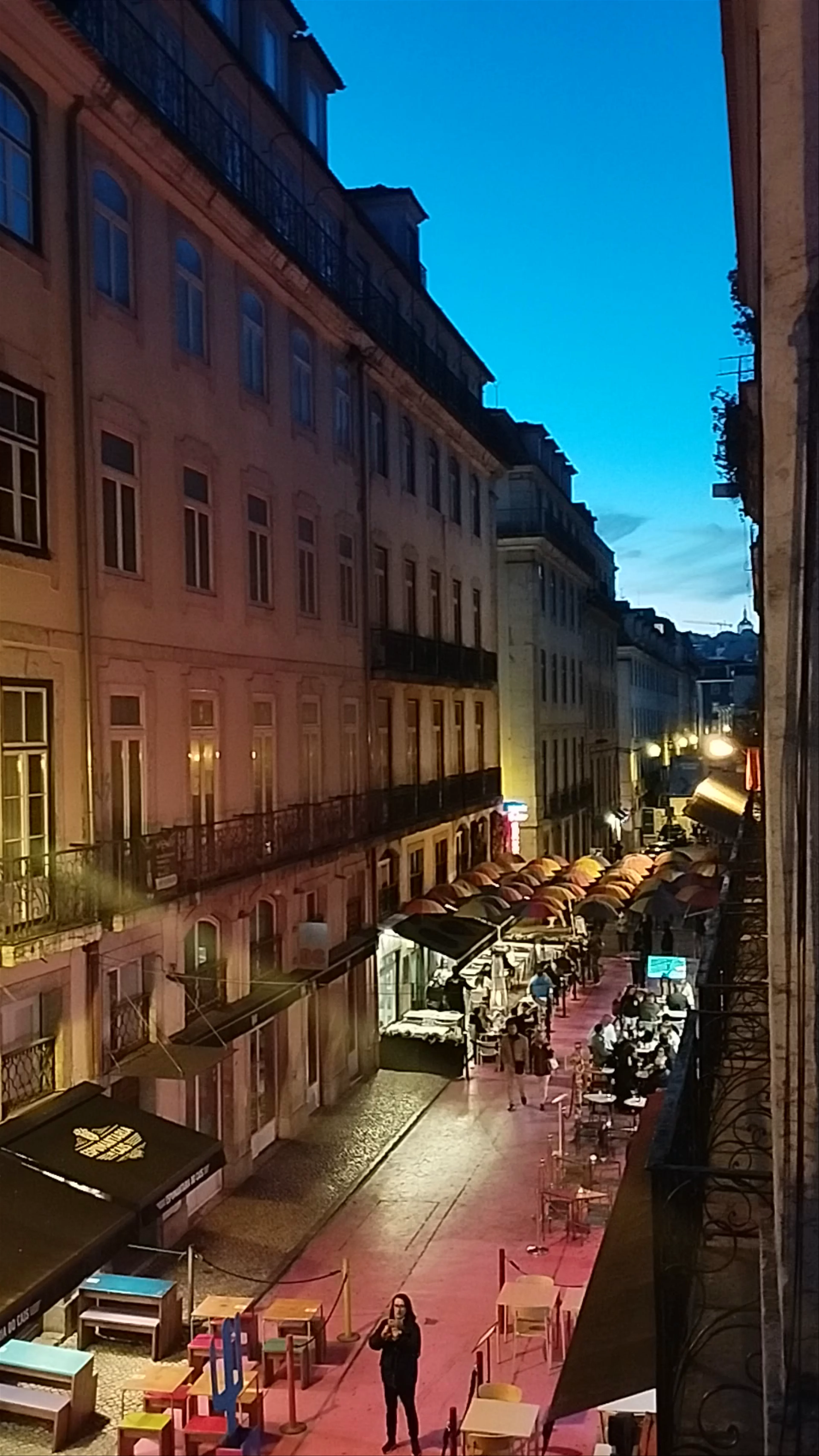 Pink Street, Rua Nova do Carvalho