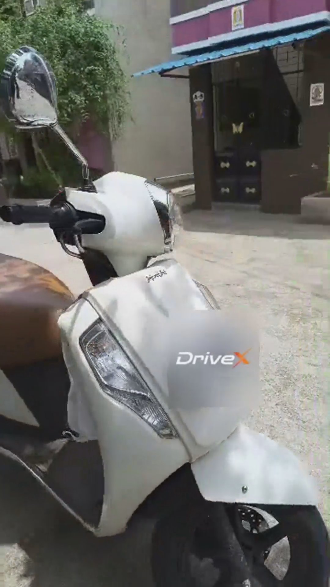 Walk-around video thumbnail