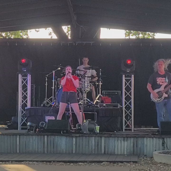 The Grove - Cherry Bomb, doing a nice cover of Heart. - Music Venues Near Me - Farmers Branch, Texas