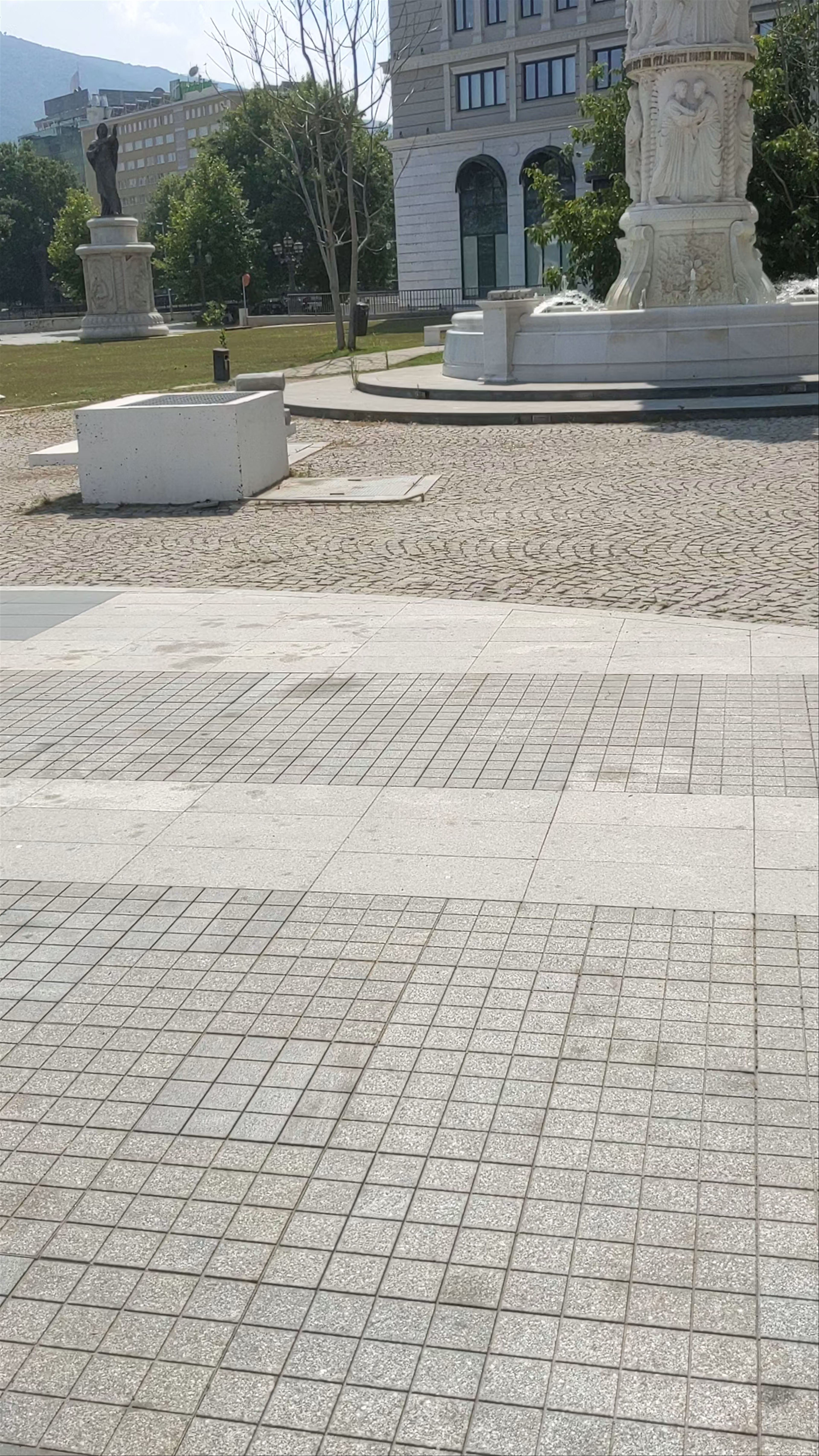 Place de la Sainte-Mère-de-Dieu