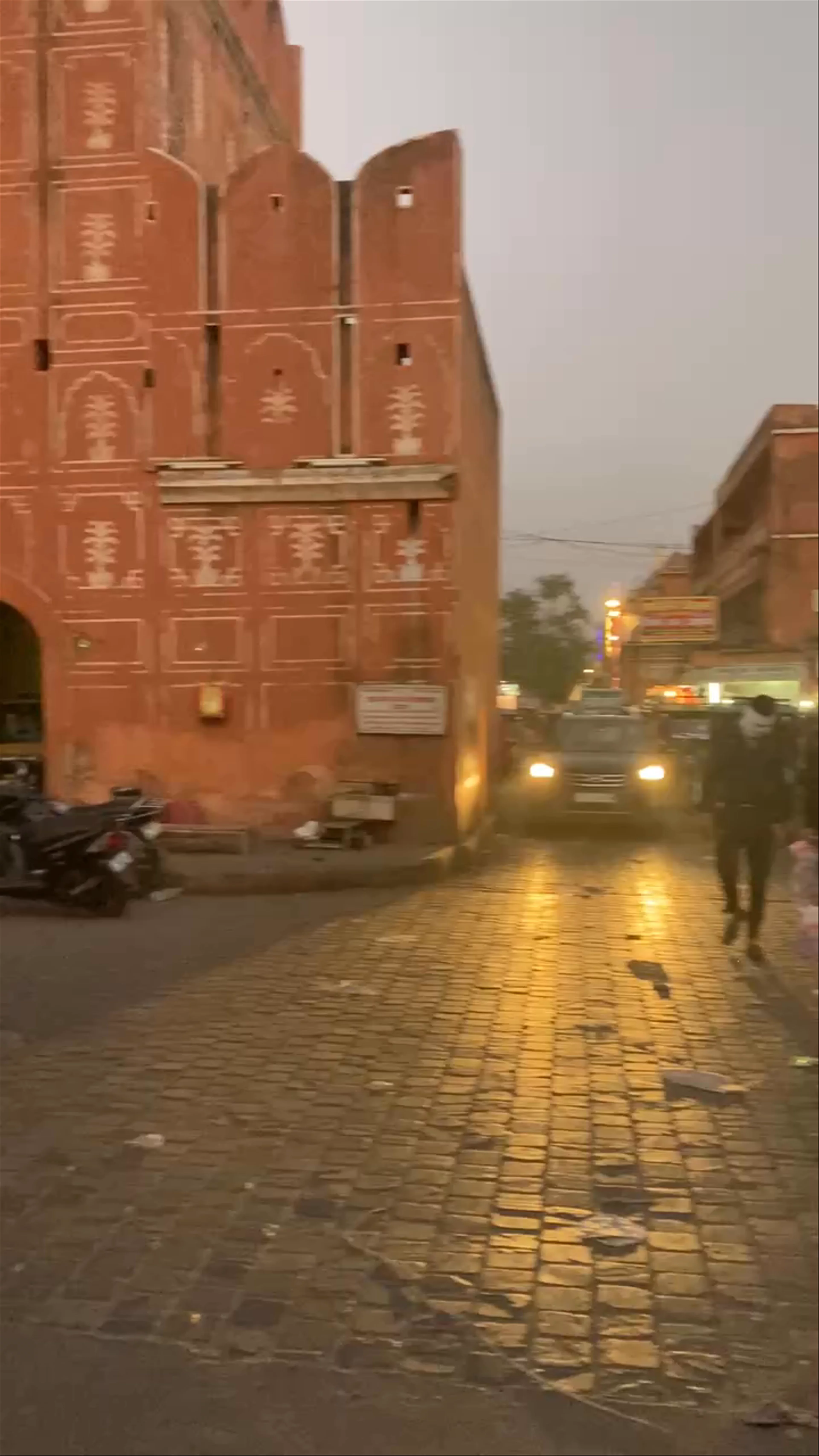 Ajmeri Gate, Kishanpole Bazar Road, Nehru Bazar, Jayanti Market, Pink City