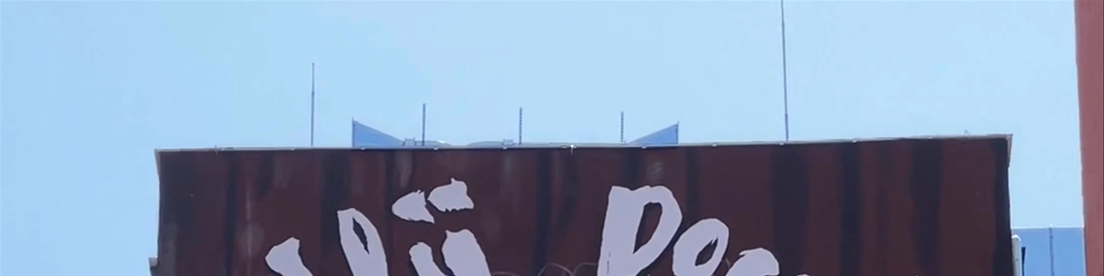 Mural "Wyślij pocztówkę do Babci i dziadka"