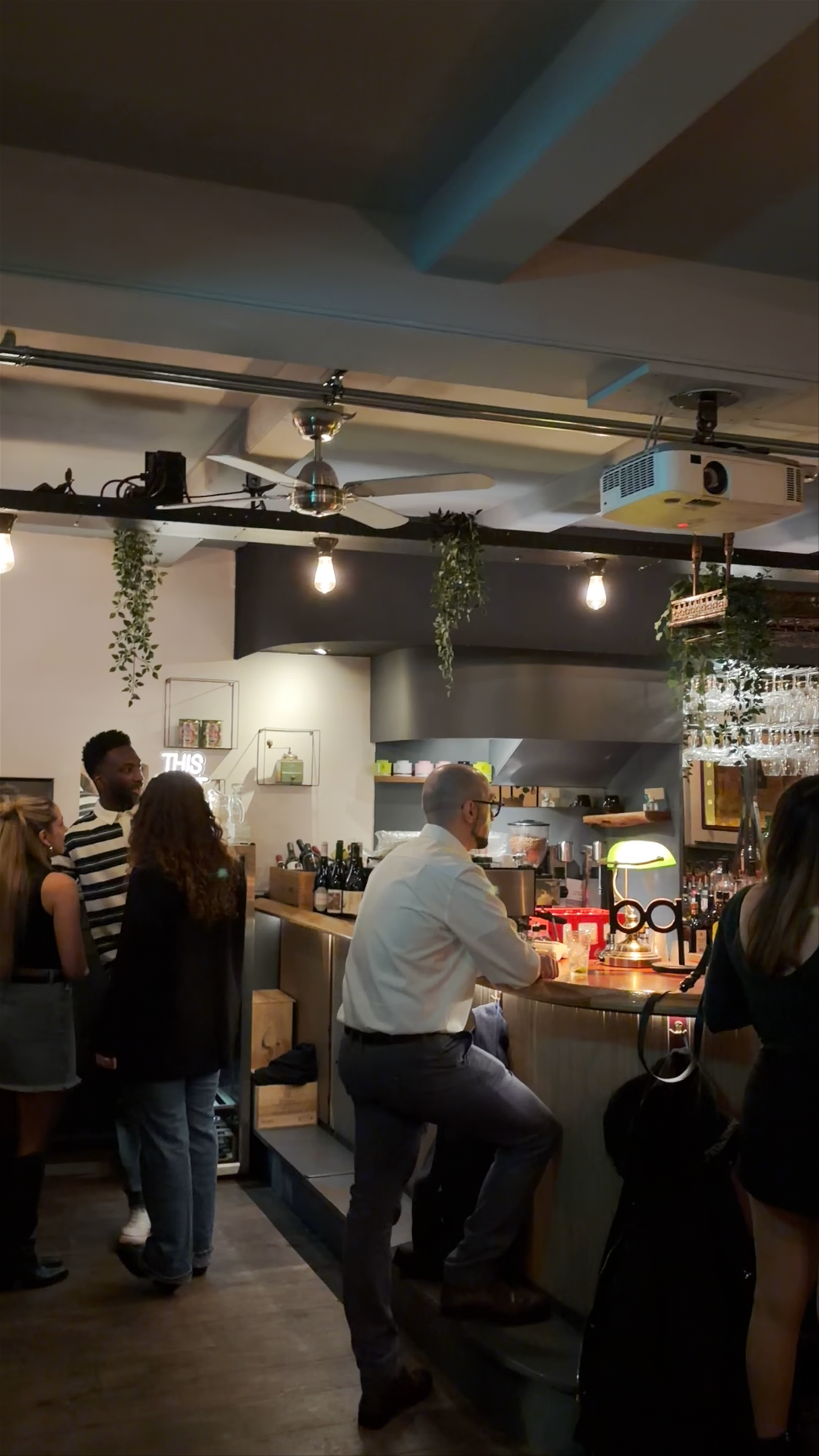 Bariq - Greek Food & Wines