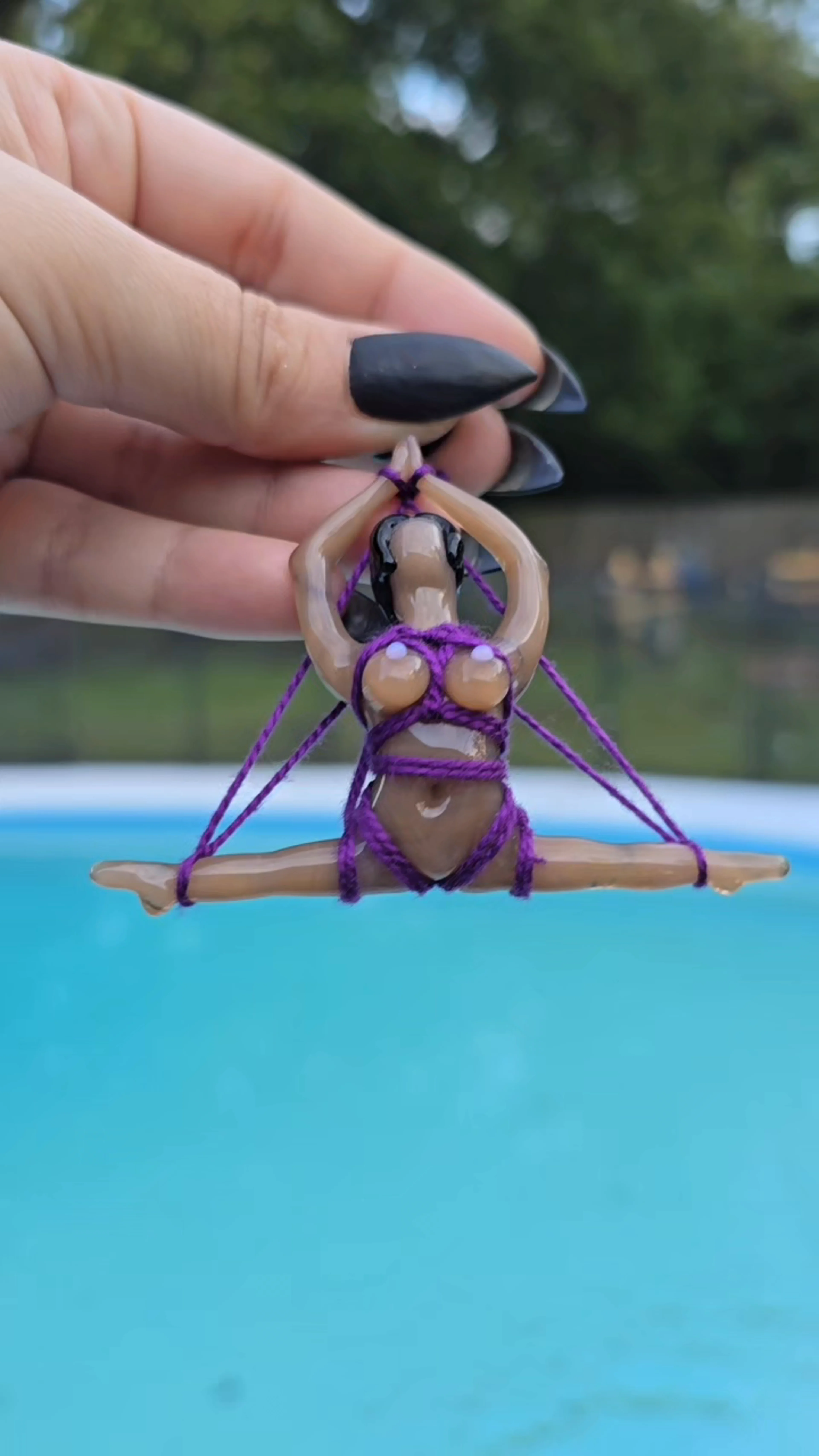 Preview pic of Glass shibari goddess