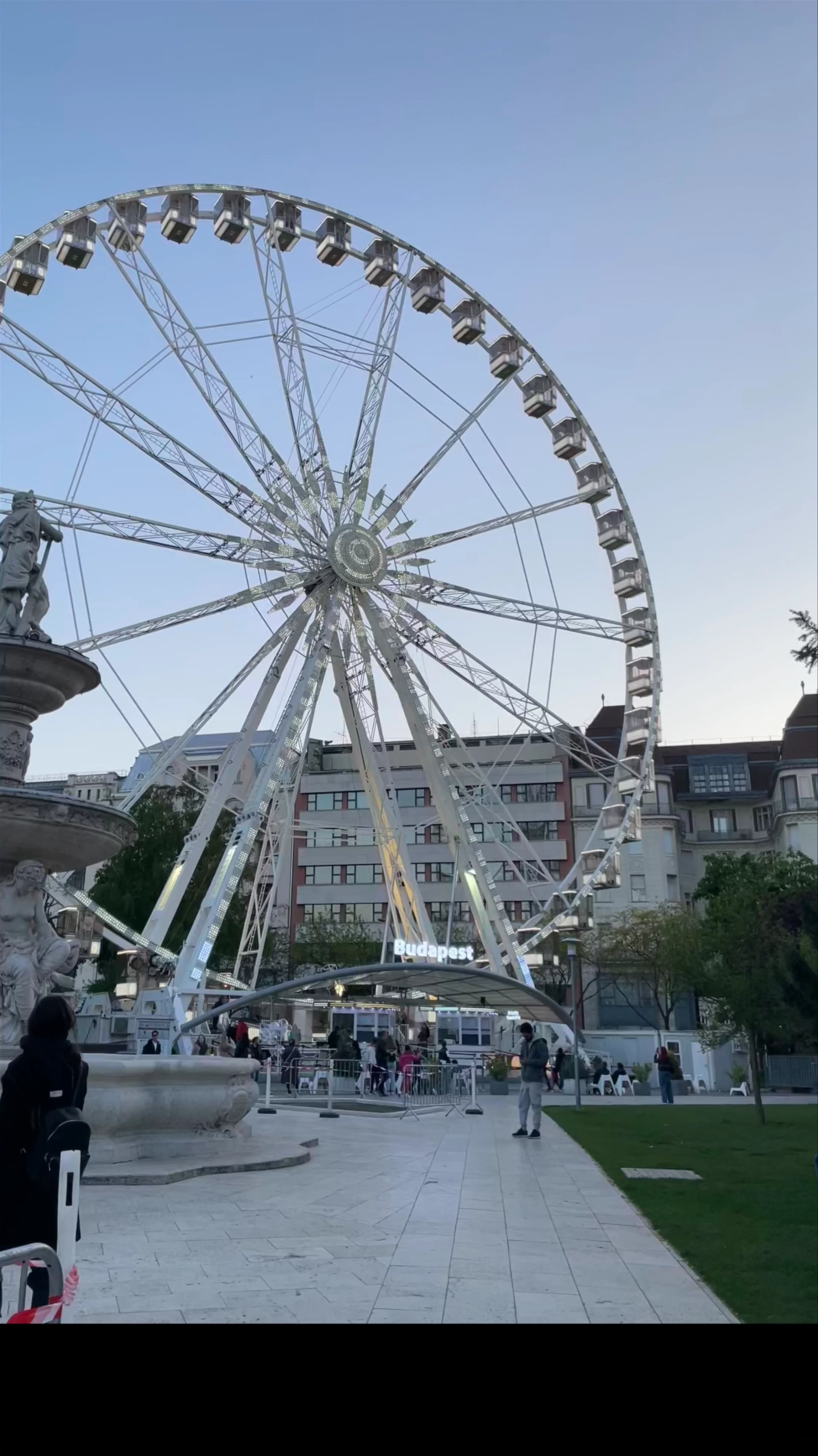 Budapest Eye, Erzsébet tér