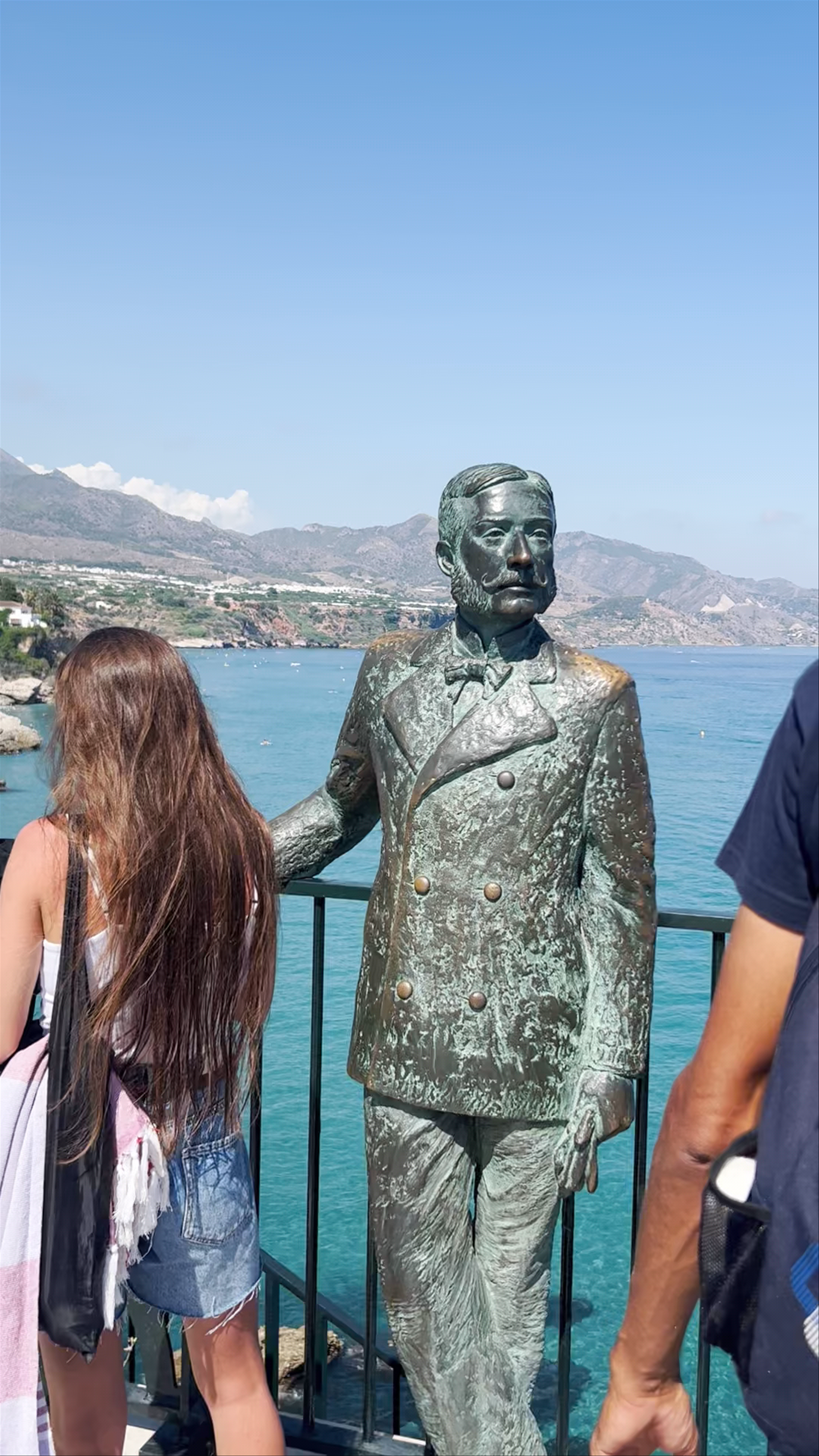 Balcón de Europa: Stunning Coastal Views in Nerja, Spain