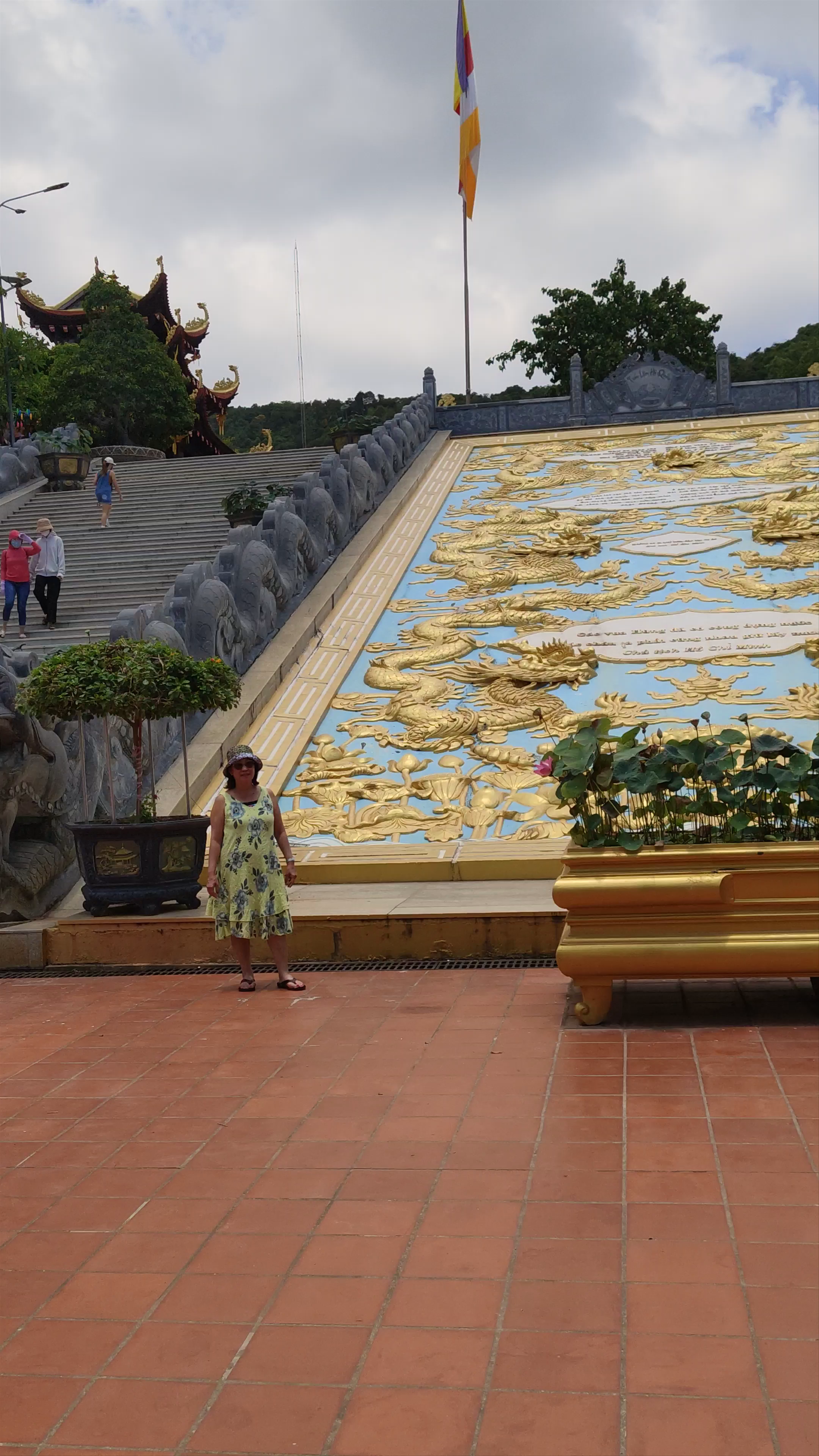 Chùa Hộ Quốc: Spiritual Grandeur in Phú Quốc, Vietnam