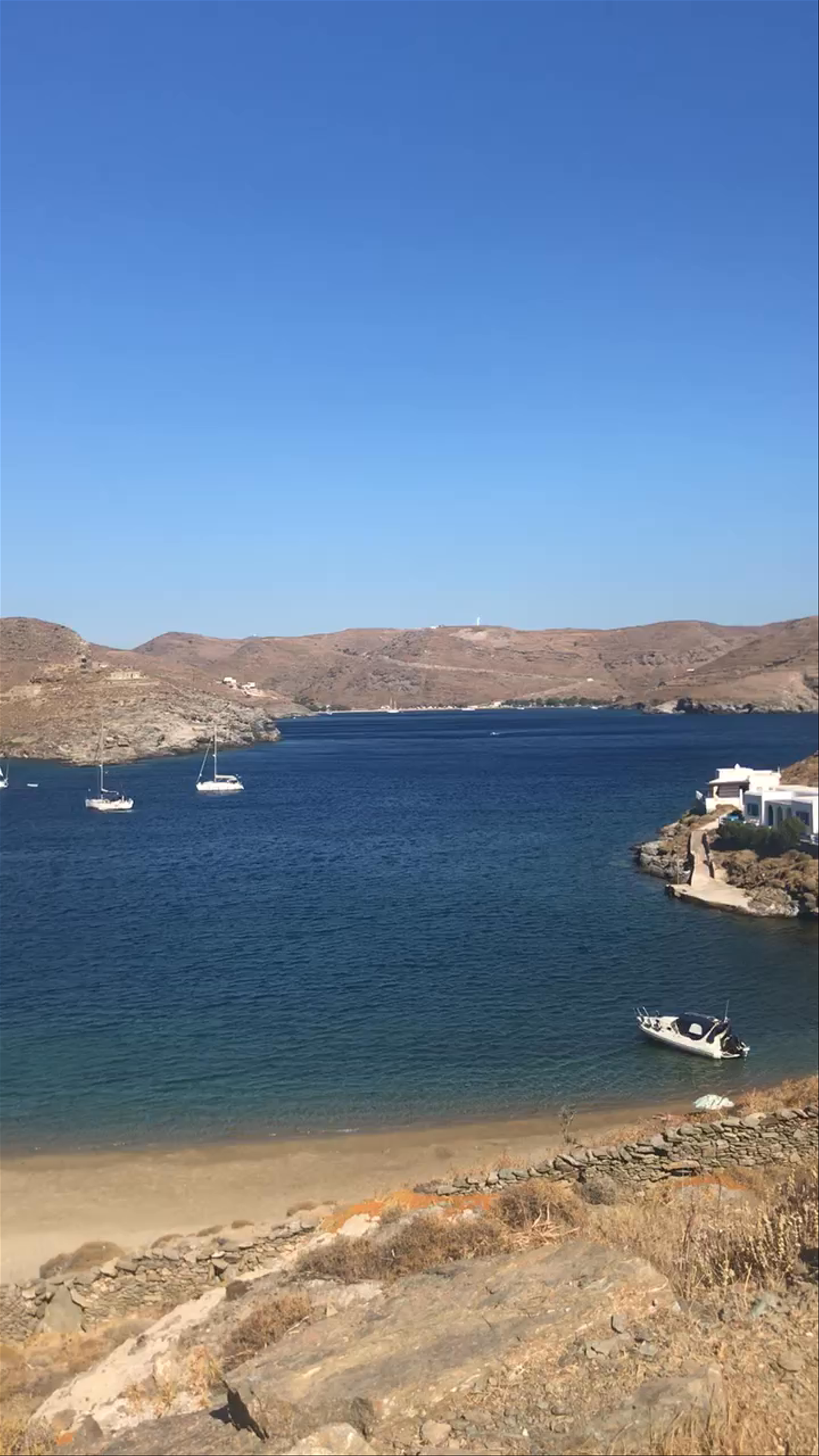 Kolona Beach: Tranquil Sands and Crystal Waters on Kithnos Island, Greece