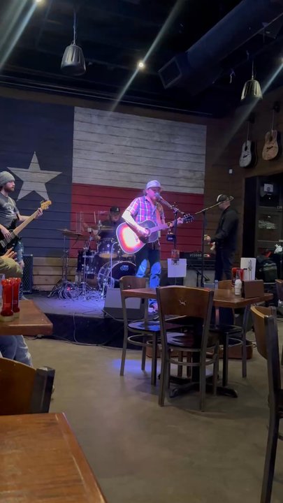 Republic IceHouse - American Near Me - Tyler, Texas