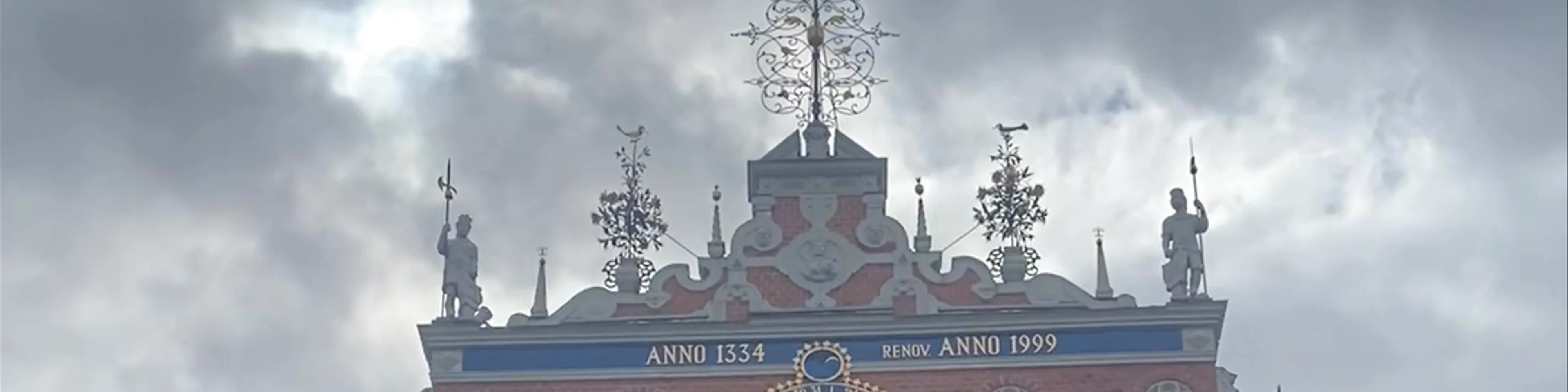 Melngalvju nams