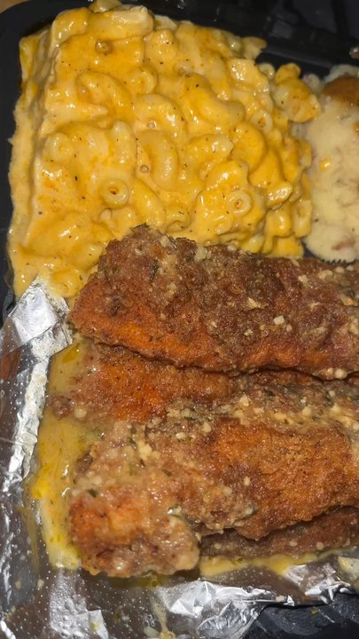Plattaking - Garlic parmesan salmon tenders with mac n cheese and garlic mashed potatoes with turkey gravy - Soul Food Near Me - Baltimore, Maryland